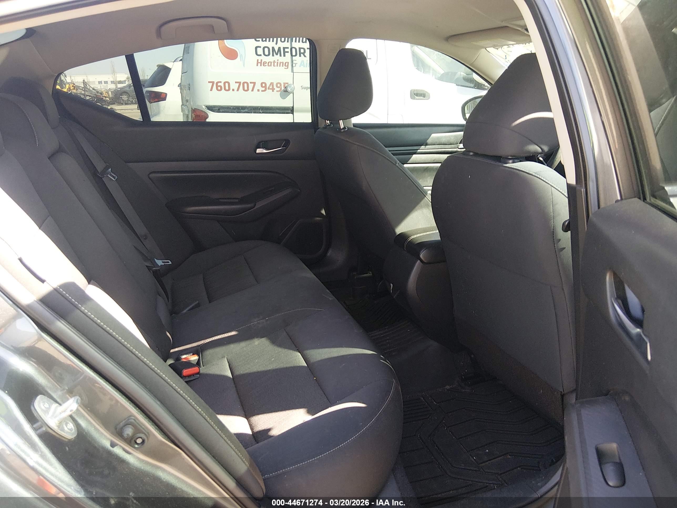 NISSAN ALTIMA image 8