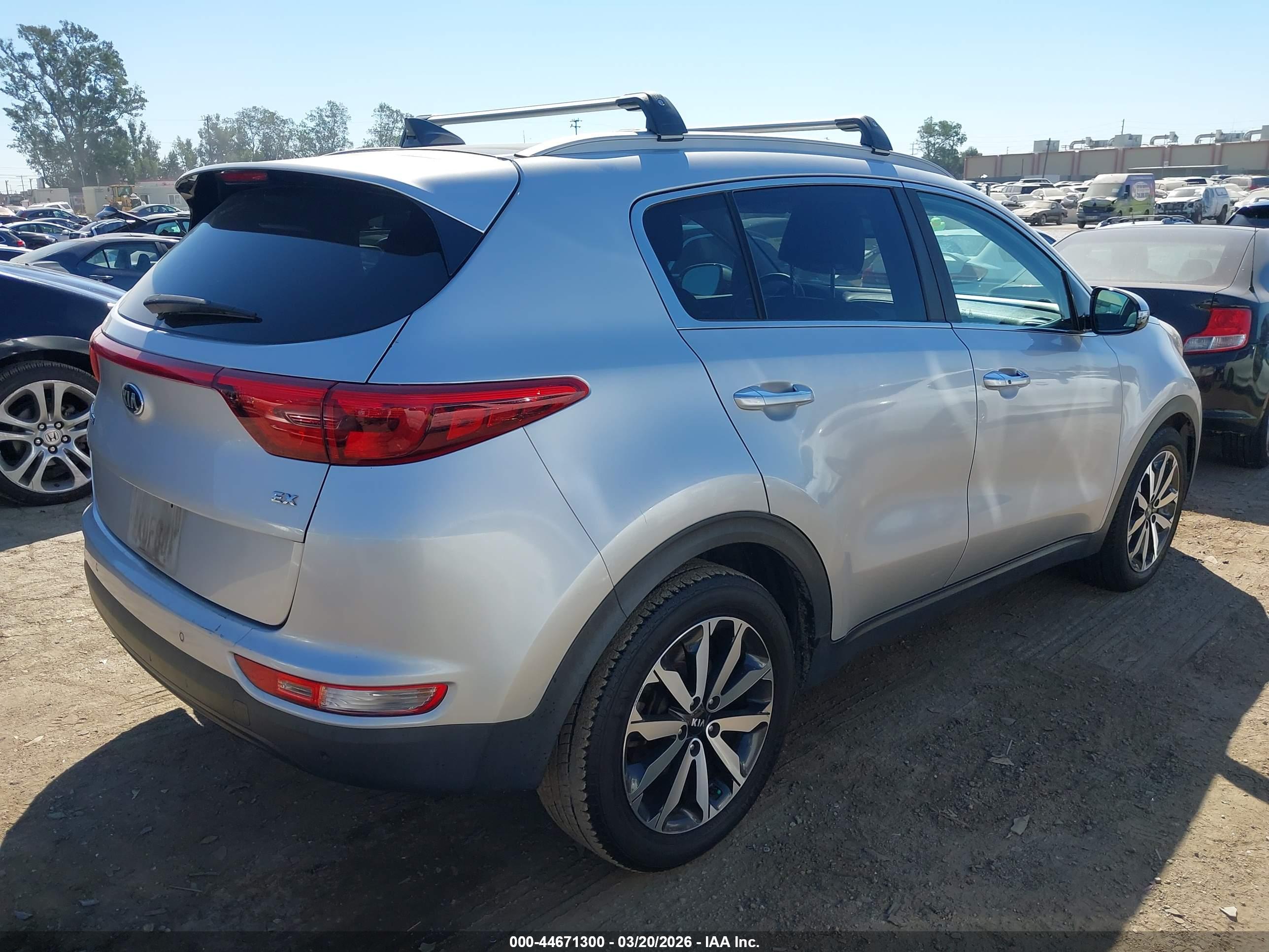KIA SPORTAGE image 4