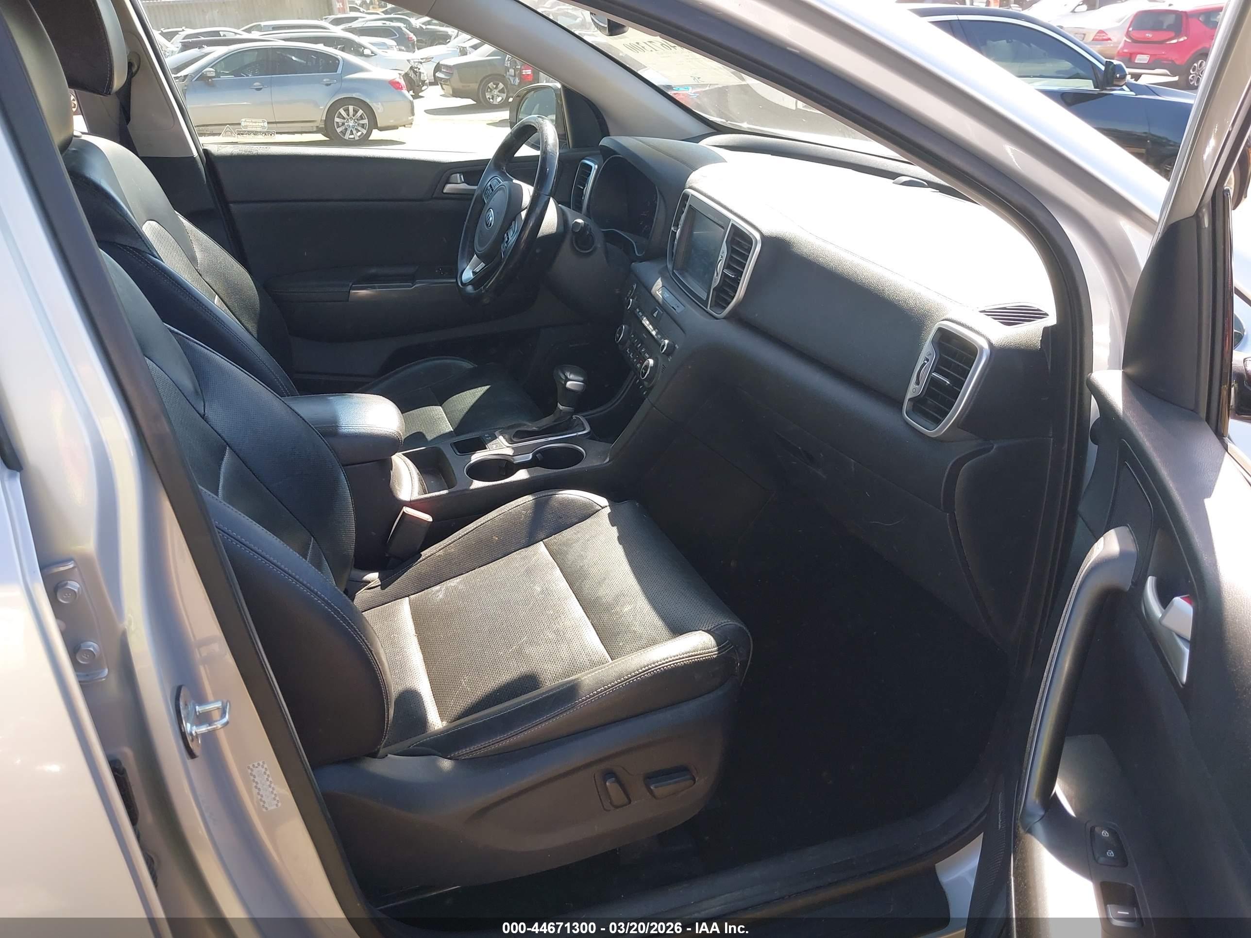 KIA SPORTAGE image 5