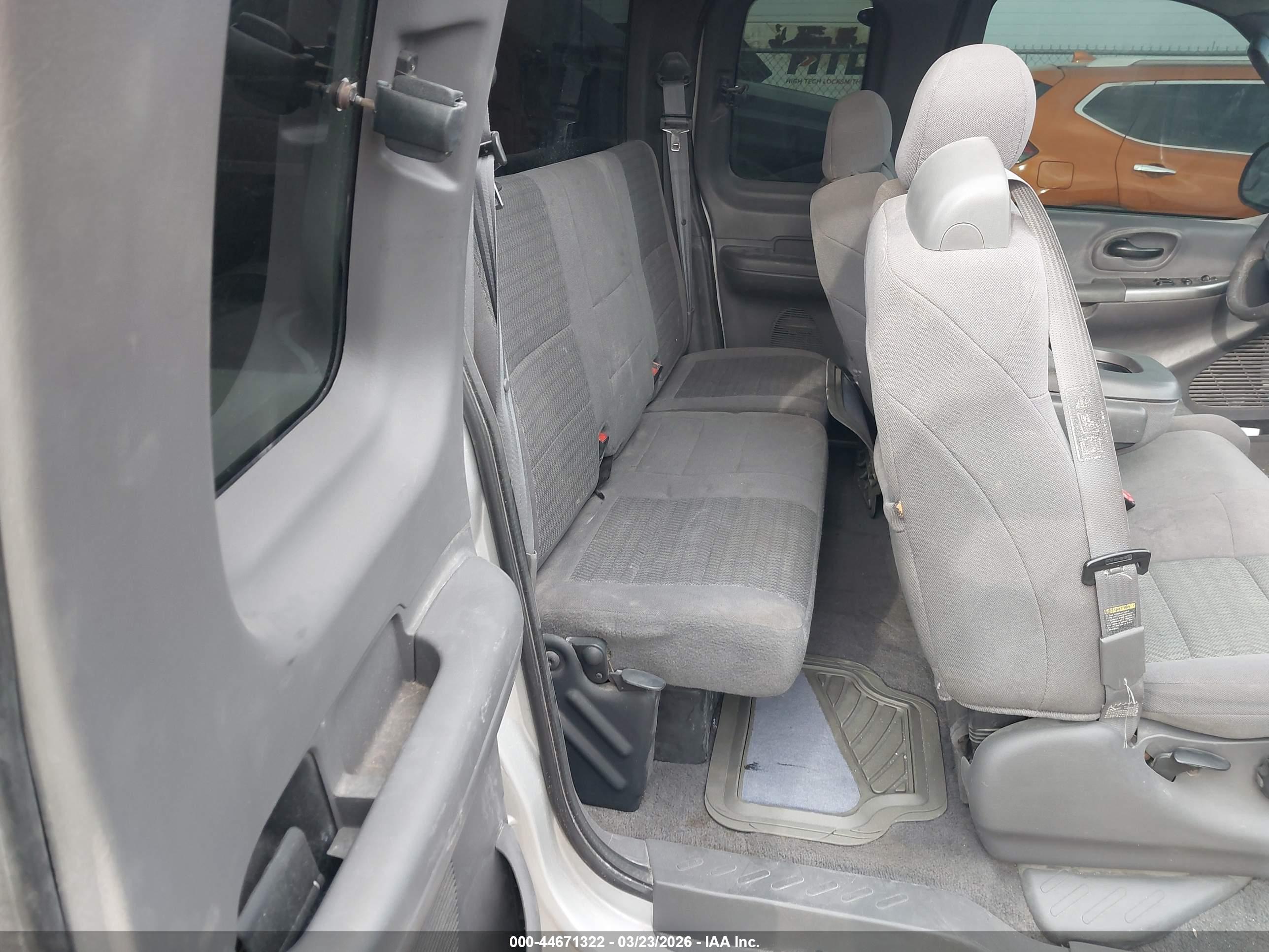 FORD F-150 image 8