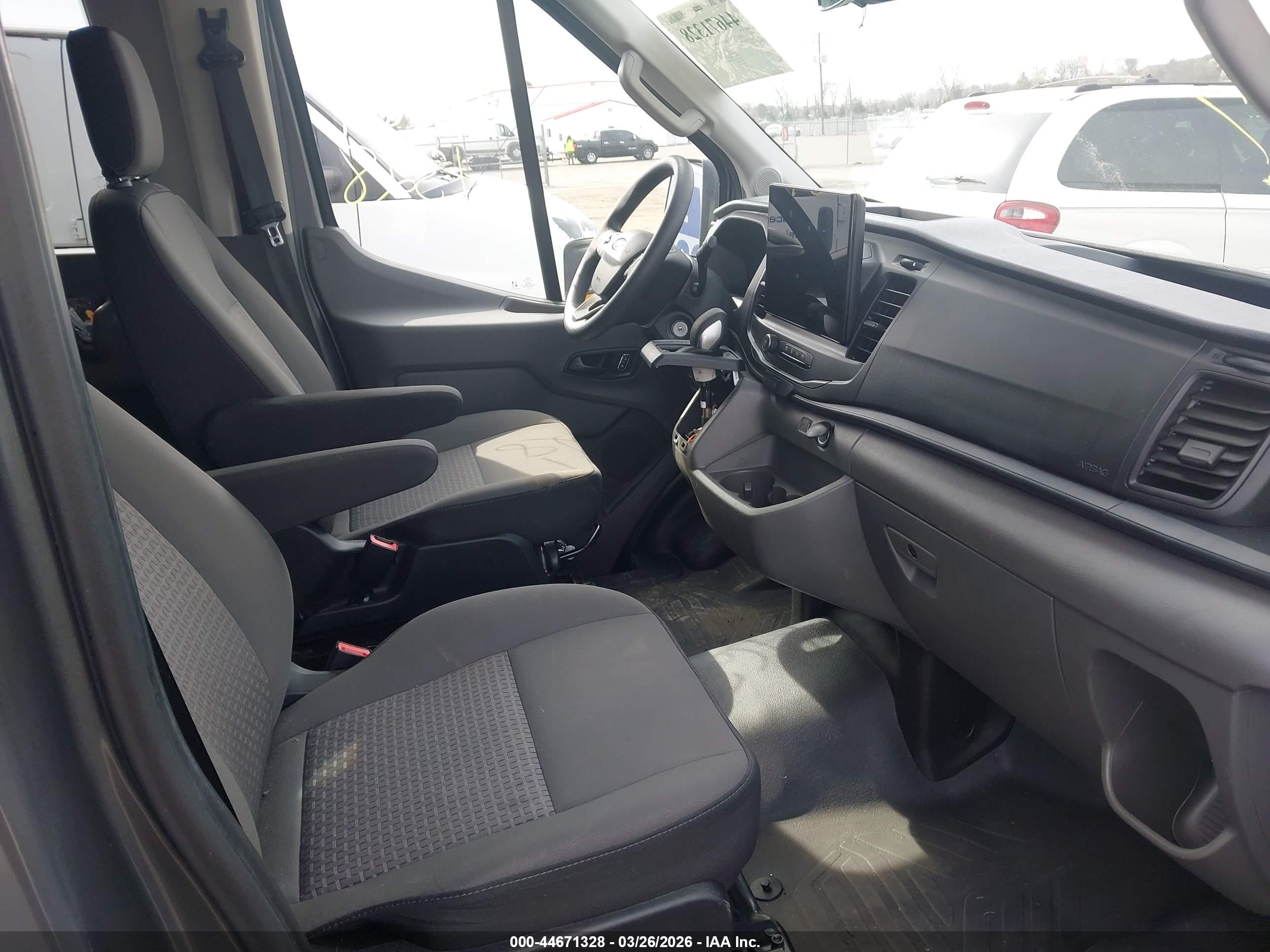 FORD TRANSIT-350 image 5