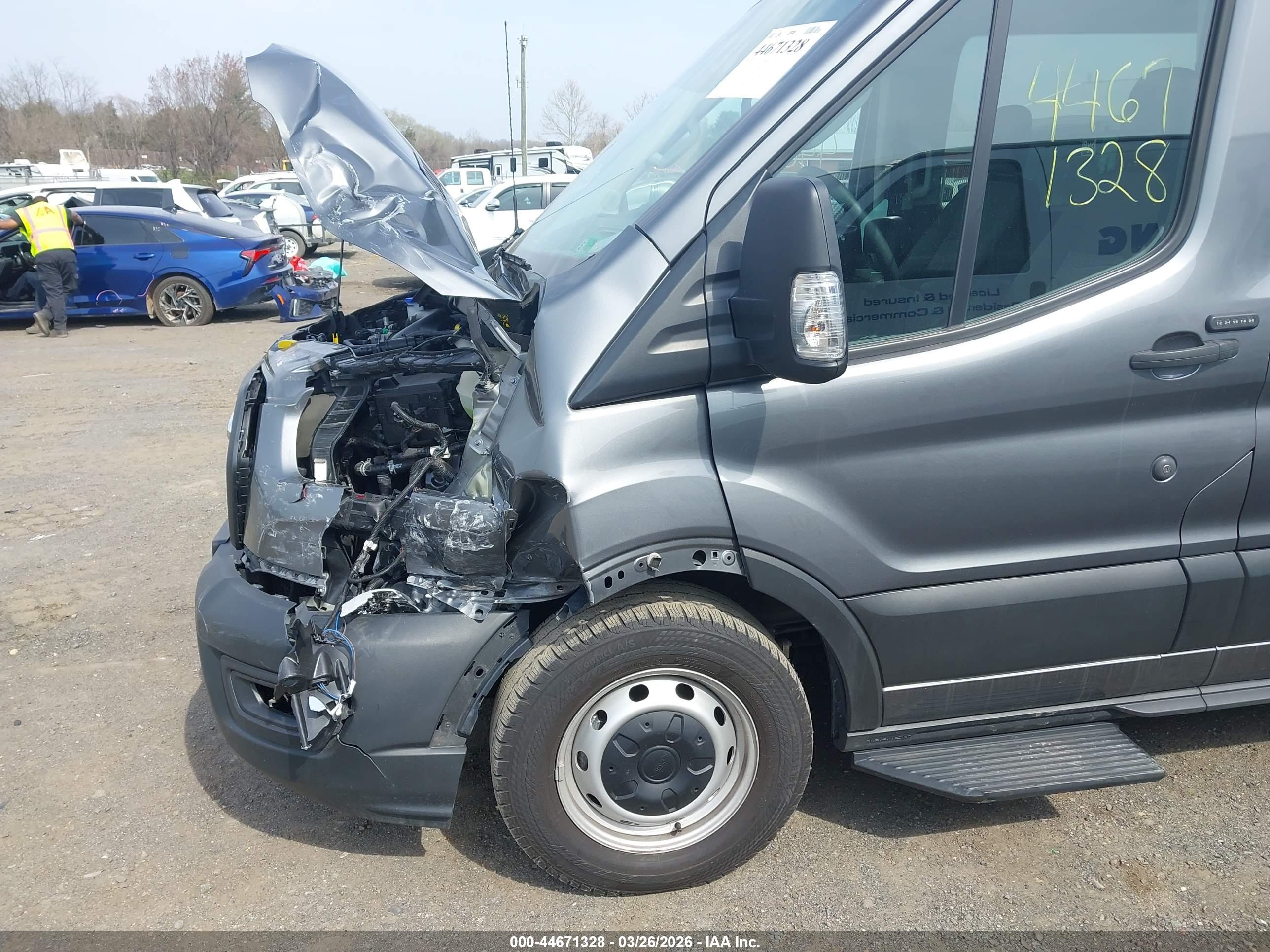 FORD TRANSIT-350 image 6