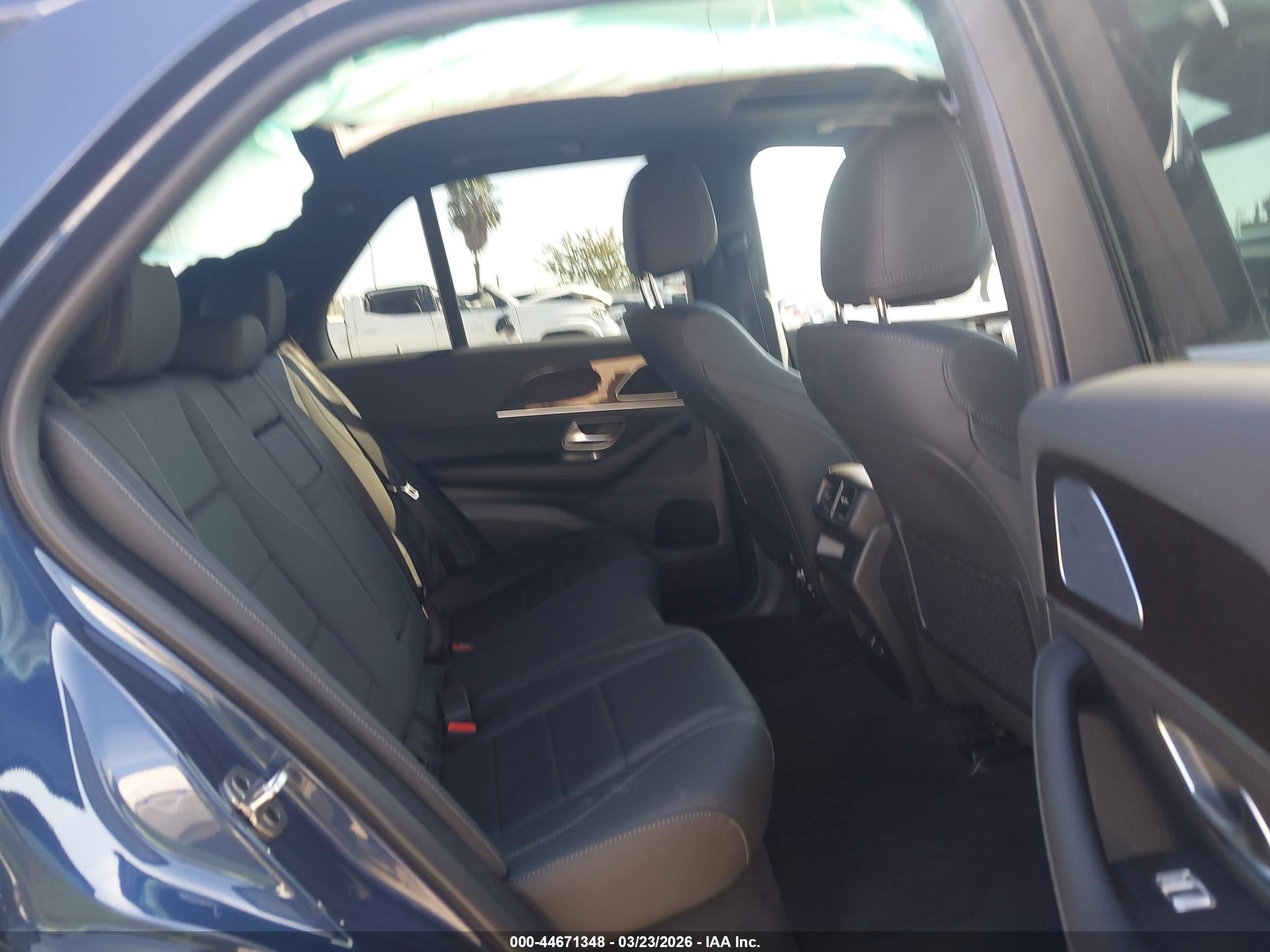 MERCEDES-BENZ GLE image 8