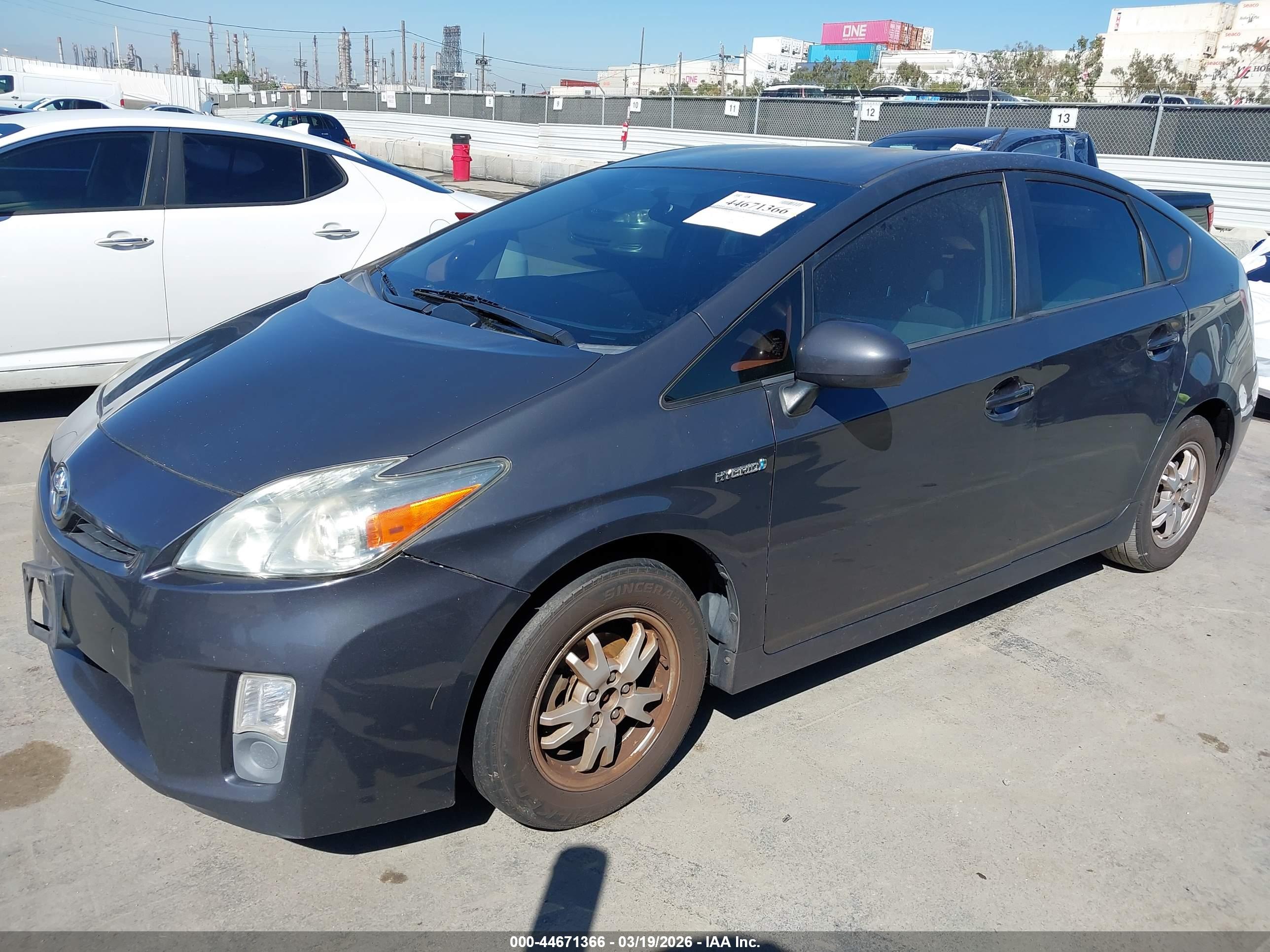 TOYOTA PRIUS image 6