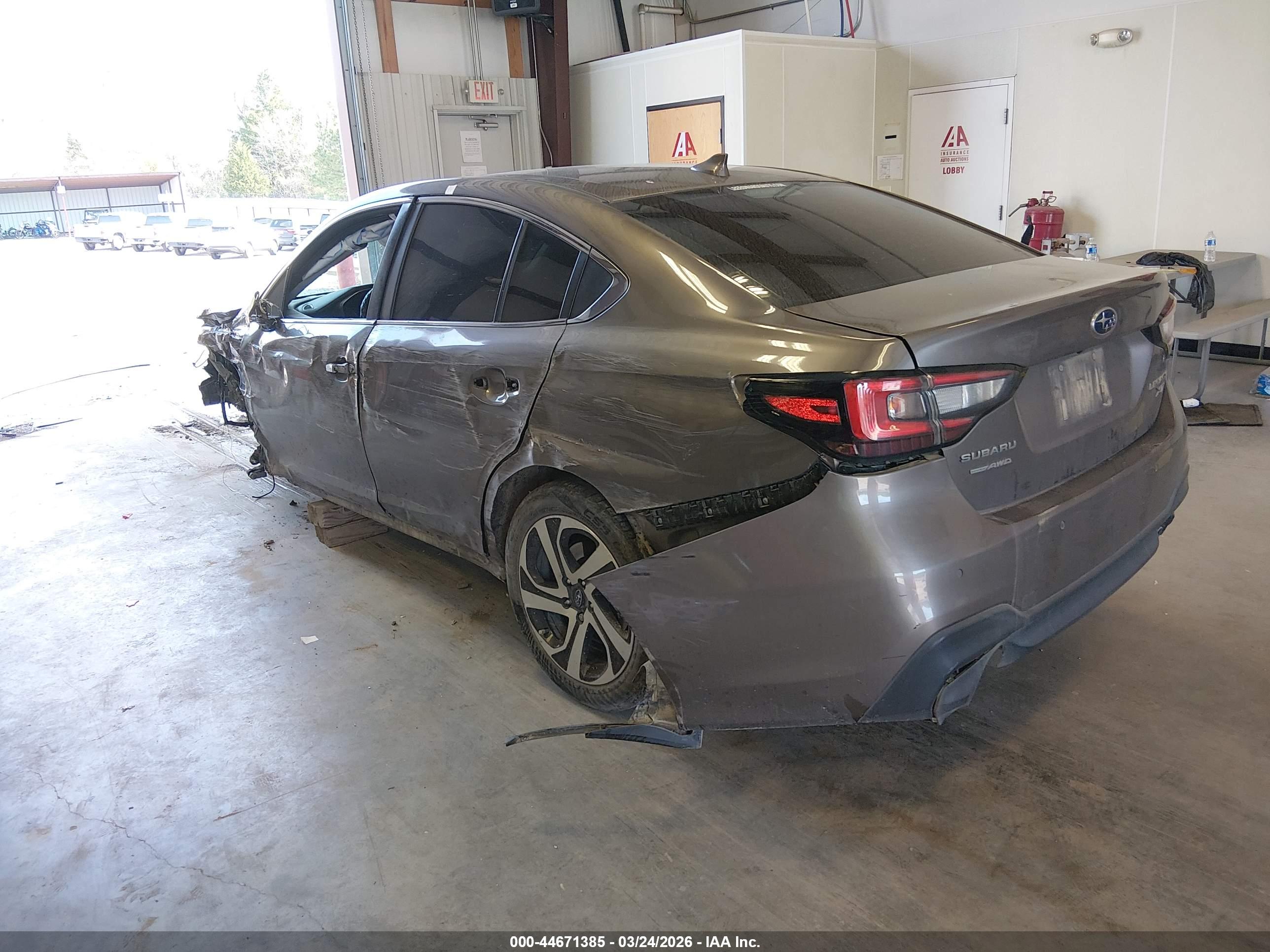 SUBARU LEGACY image 3
