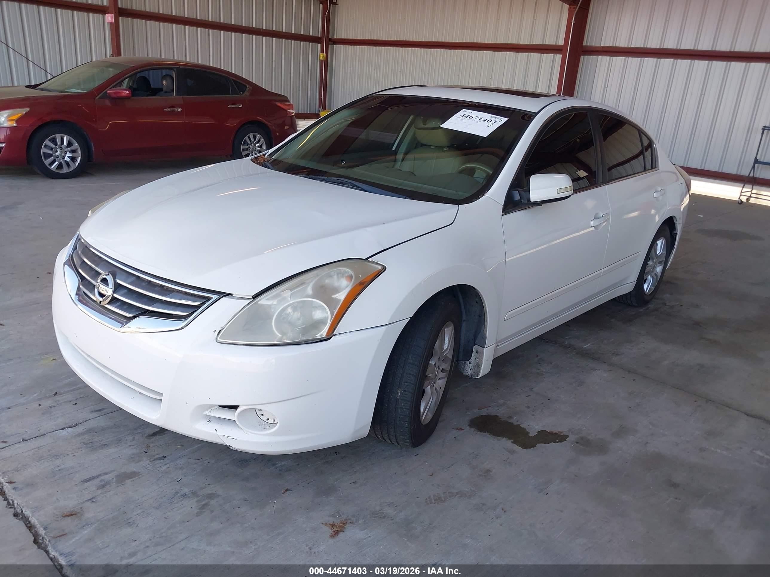 NISSAN ALTIMA image 2