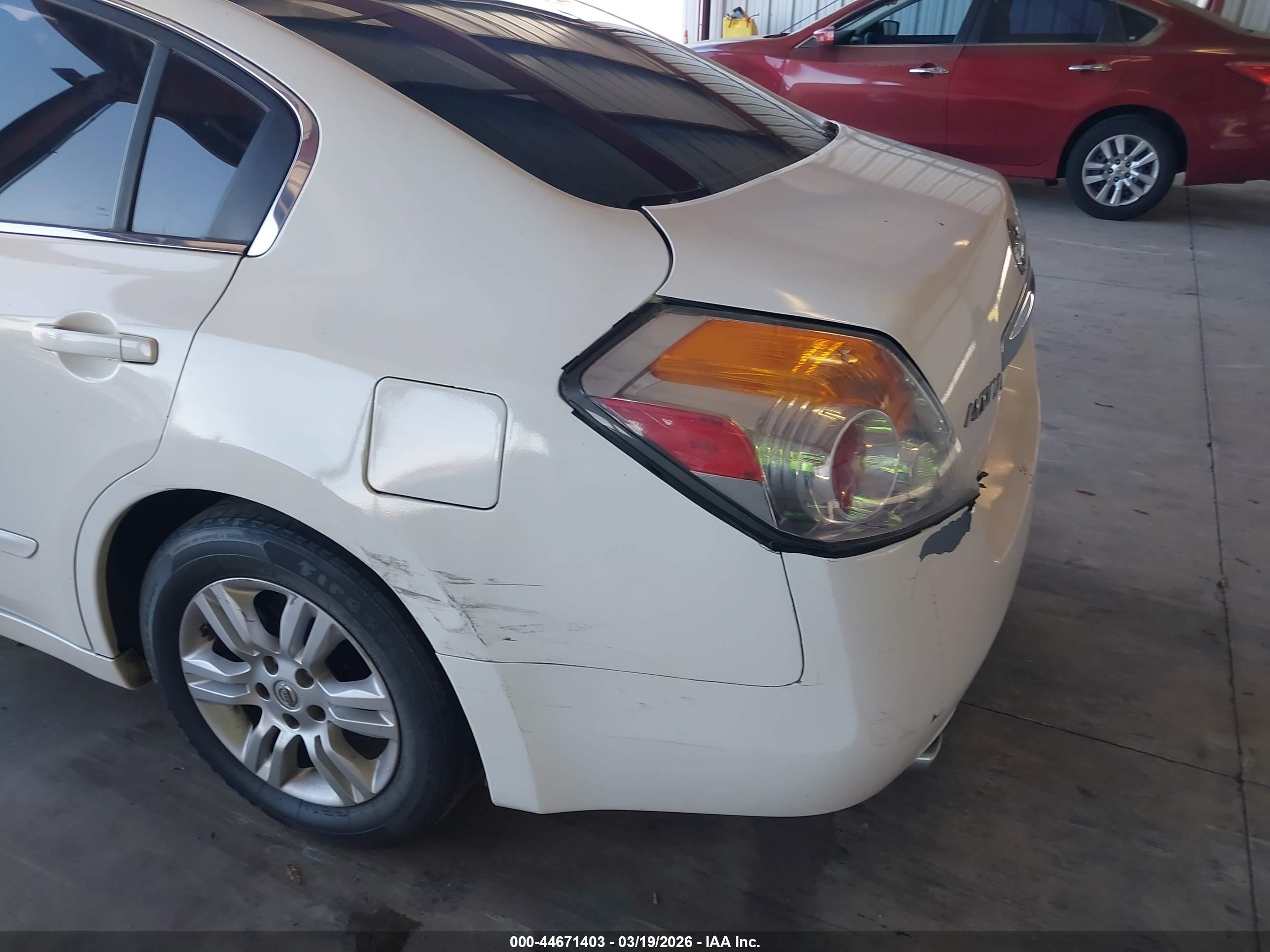 NISSAN ALTIMA image 6