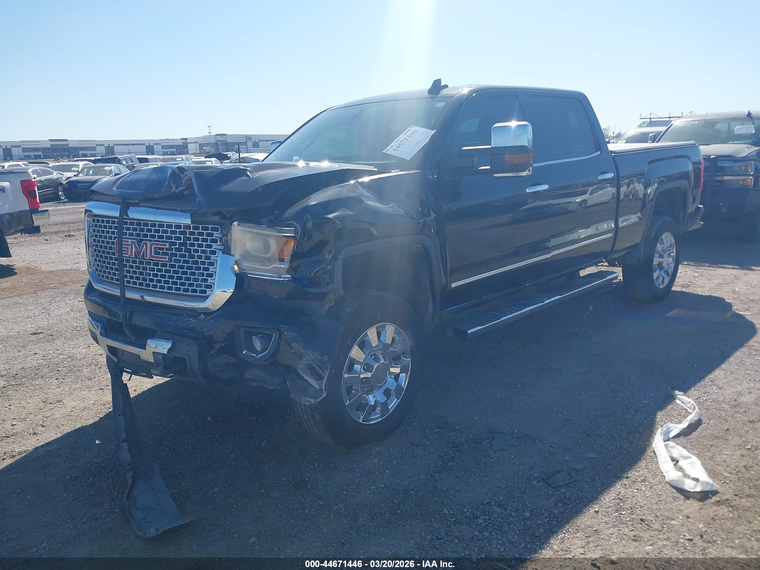 GMC SIERRA image 2