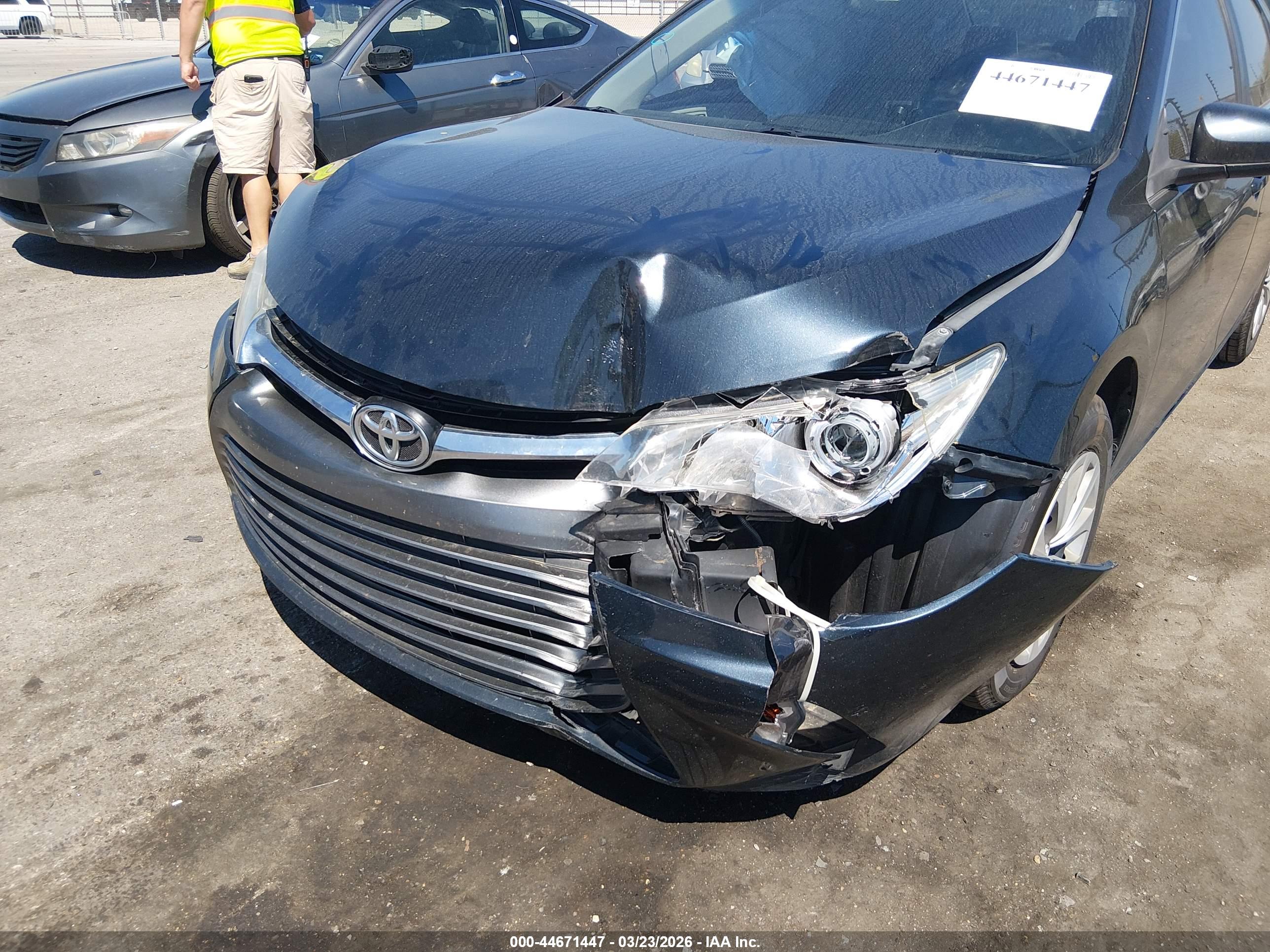 TOYOTA CAMRY image 6