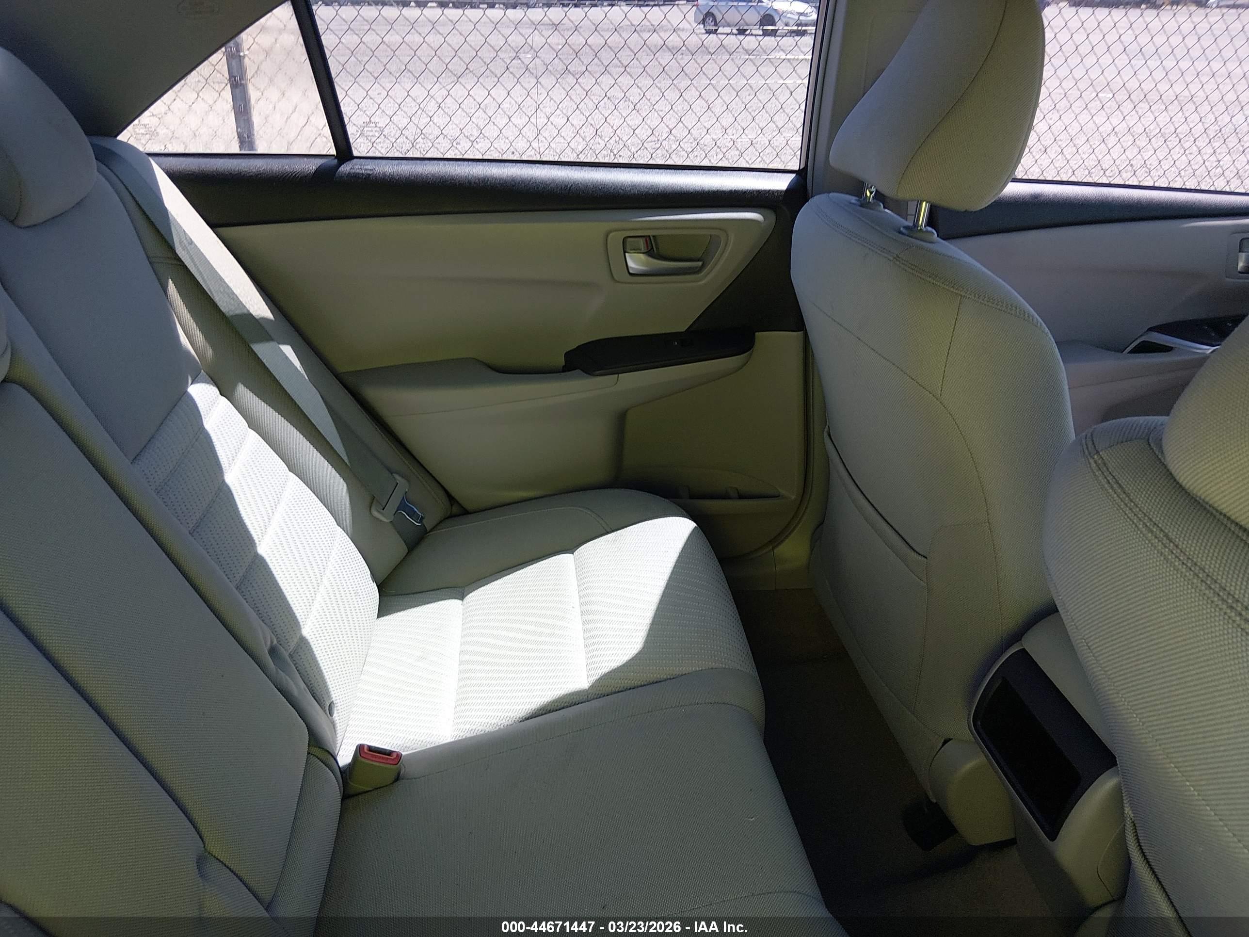 TOYOTA CAMRY image 8