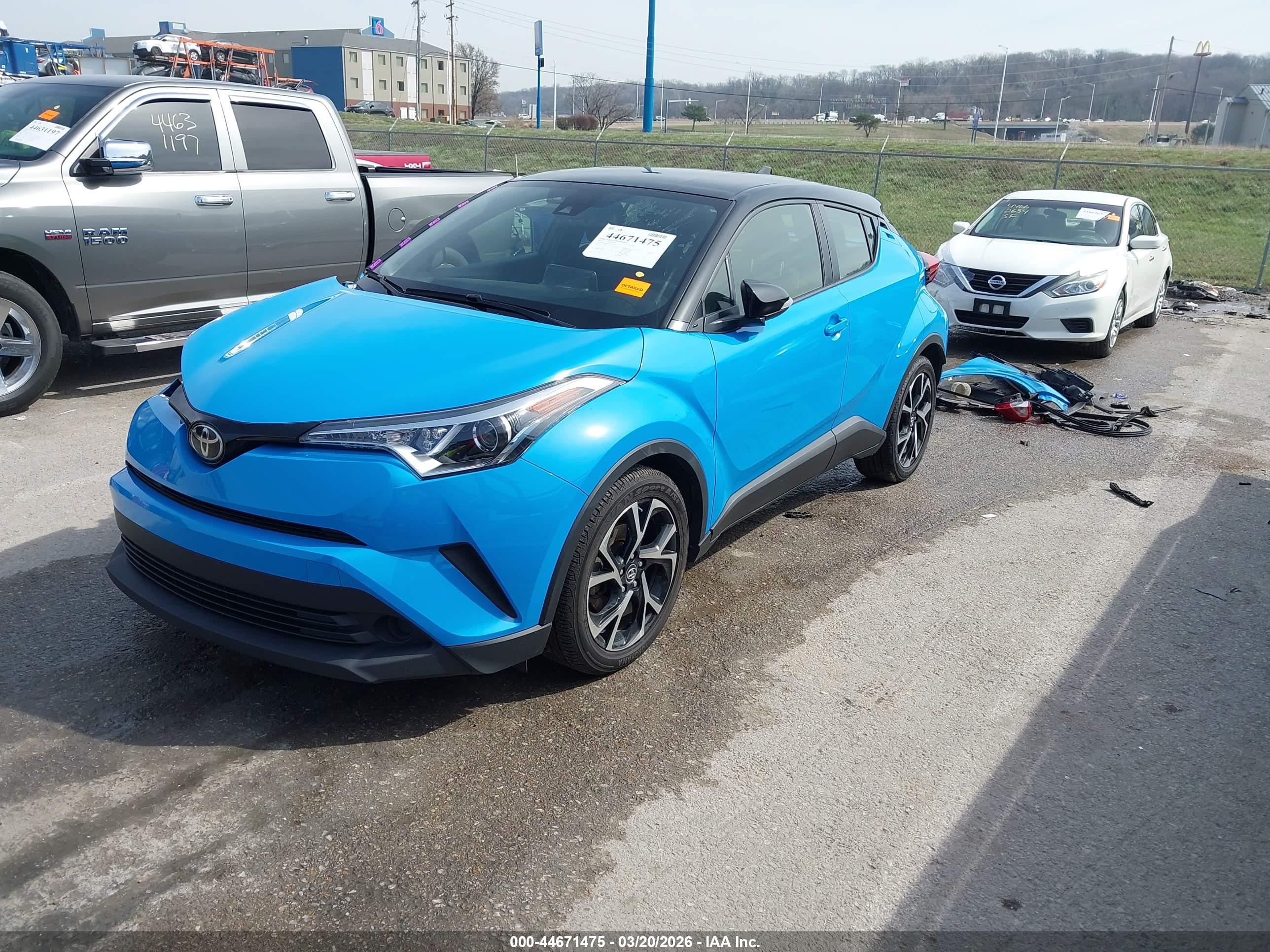 TOYOTA C-HR image 2