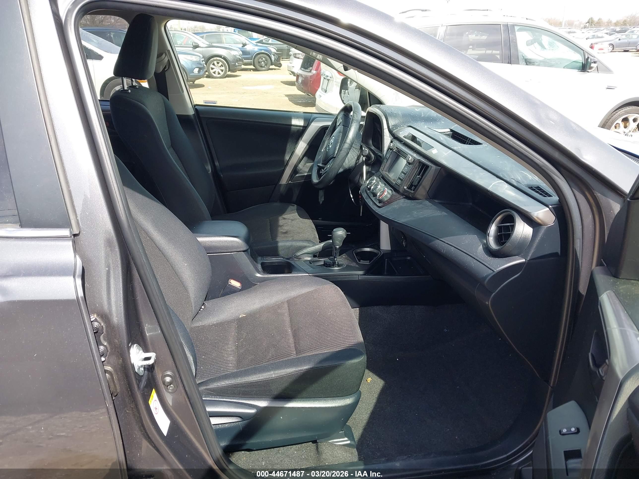 TOYOTA RAV4 image 5