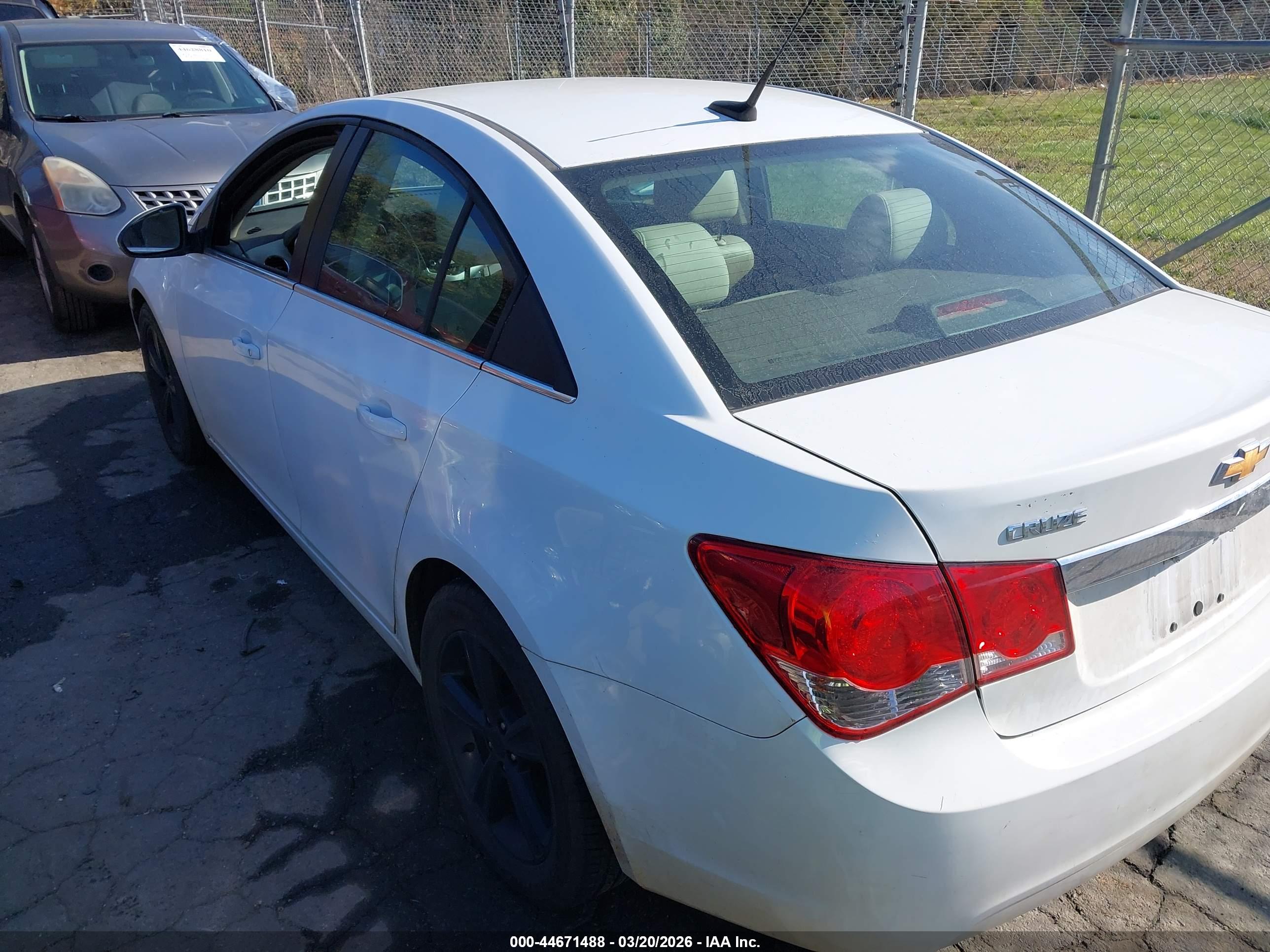 CHEVROLET CRUZE image 3