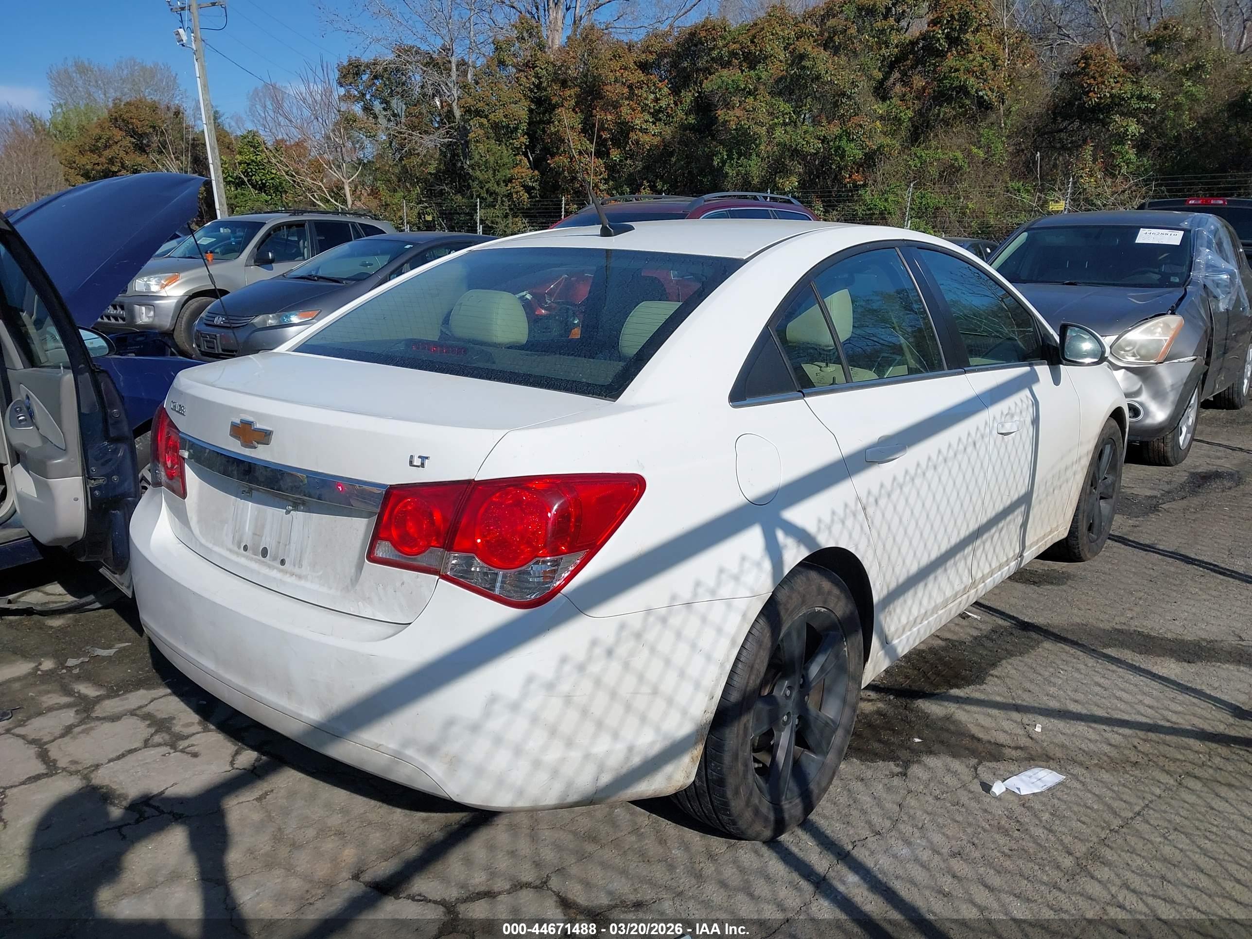 CHEVROLET CRUZE image 4