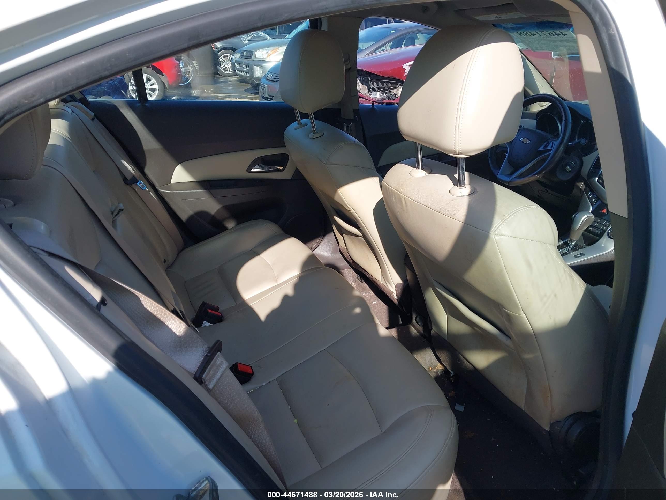CHEVROLET CRUZE image 8