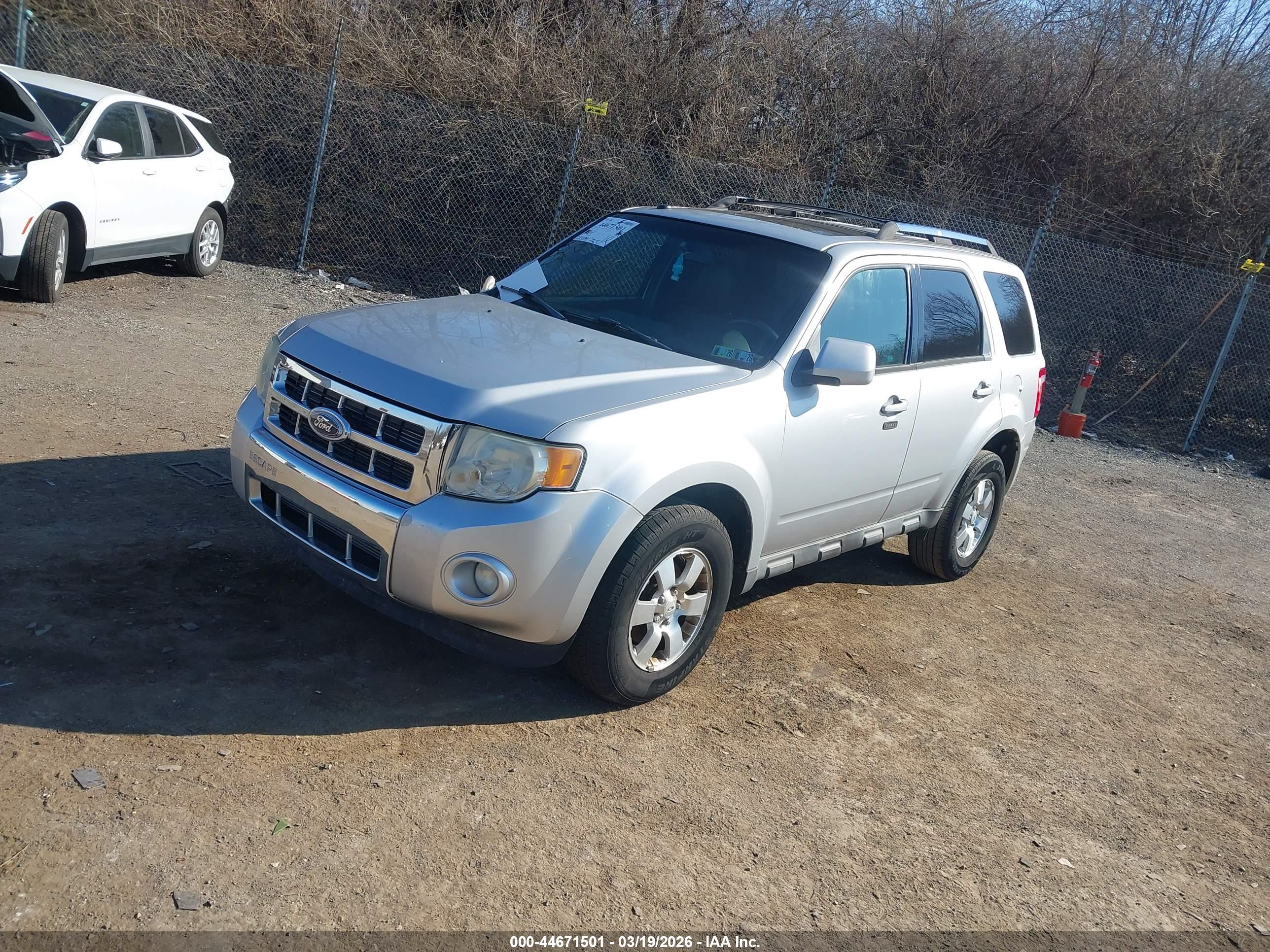 FORD ESCAPE image 2