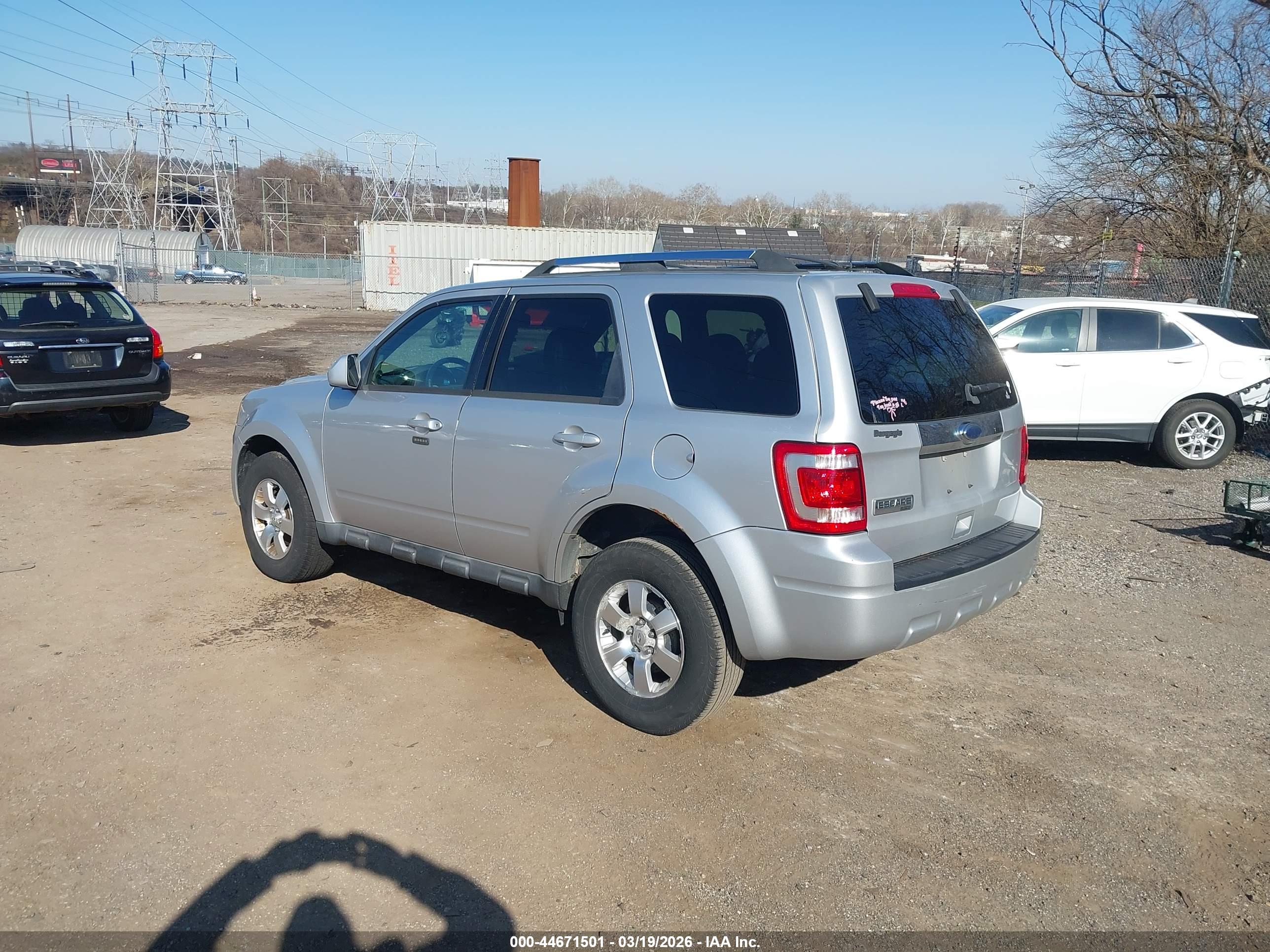 FORD ESCAPE image 3