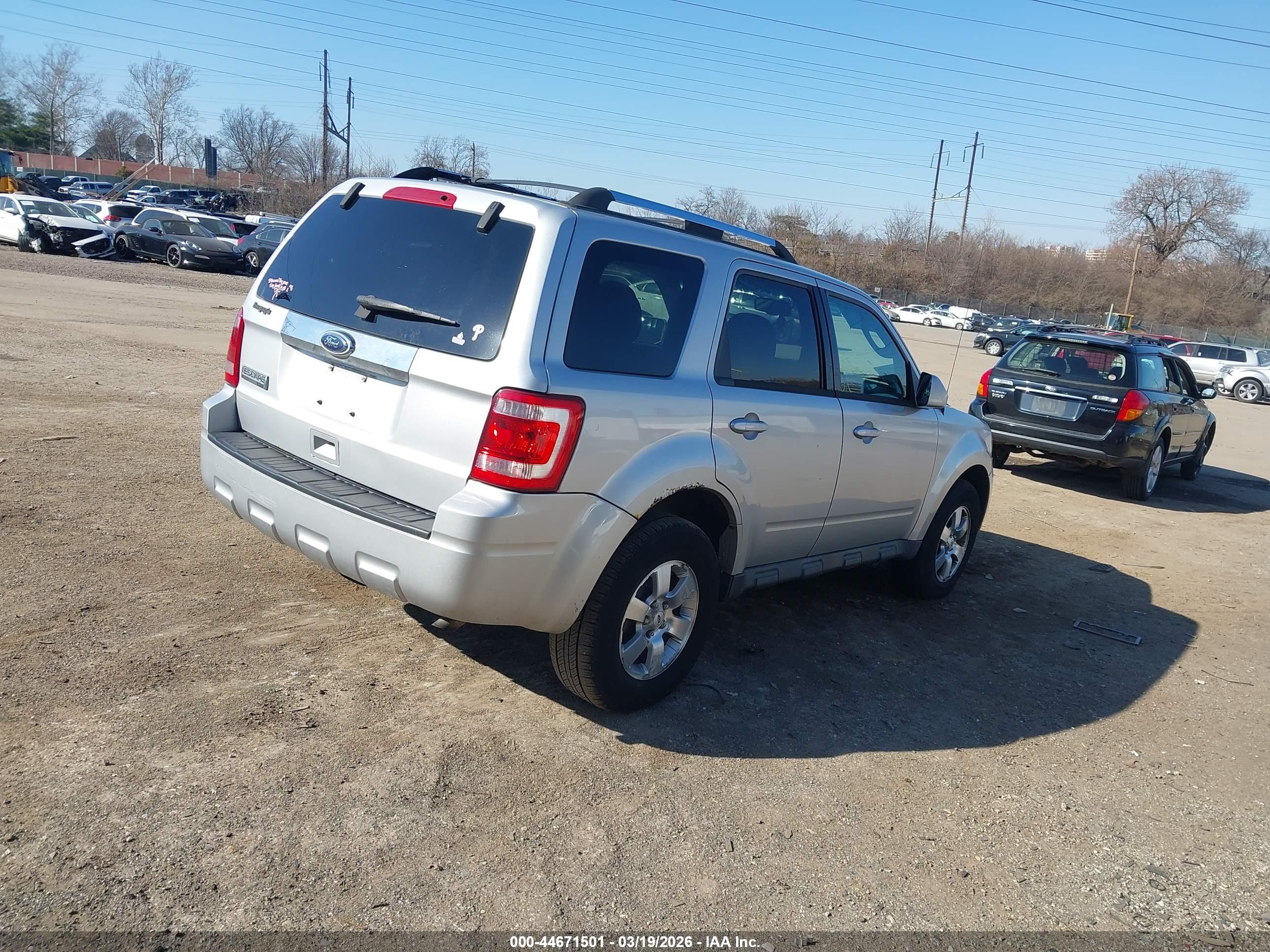 FORD ESCAPE image 4