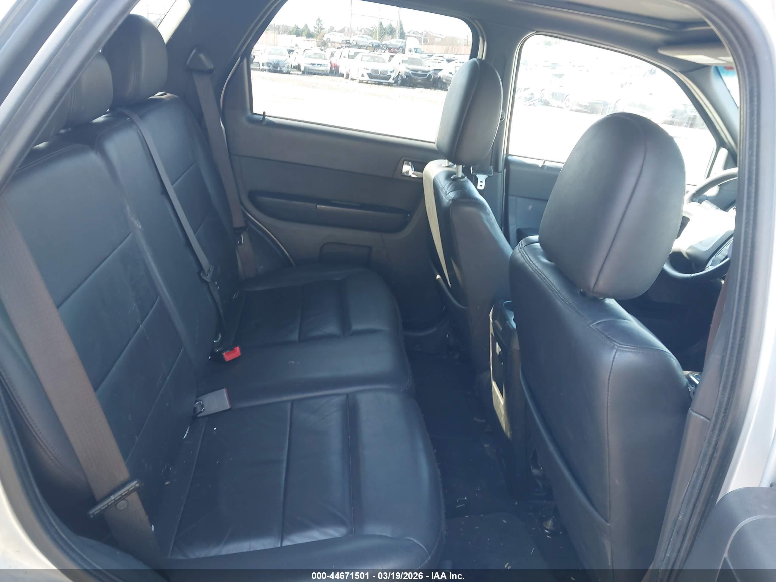 FORD ESCAPE image 8