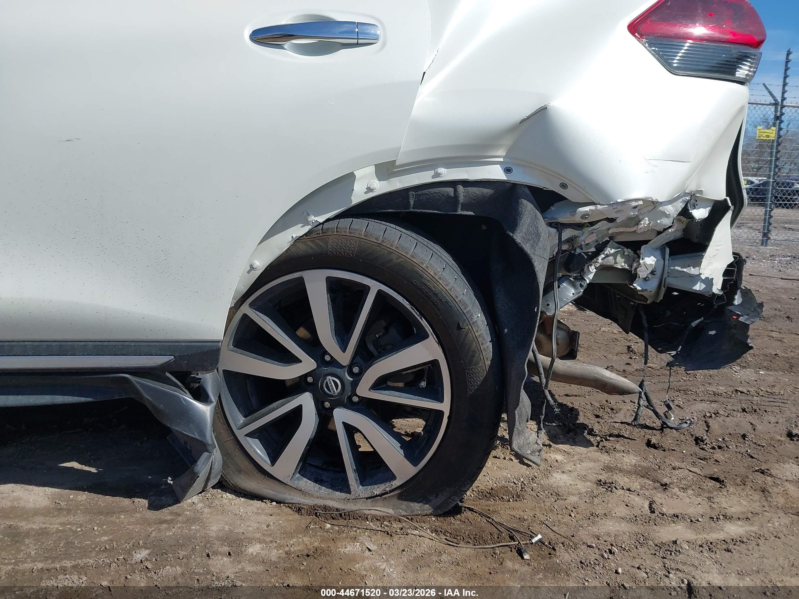 NISSAN ROGUE image 6