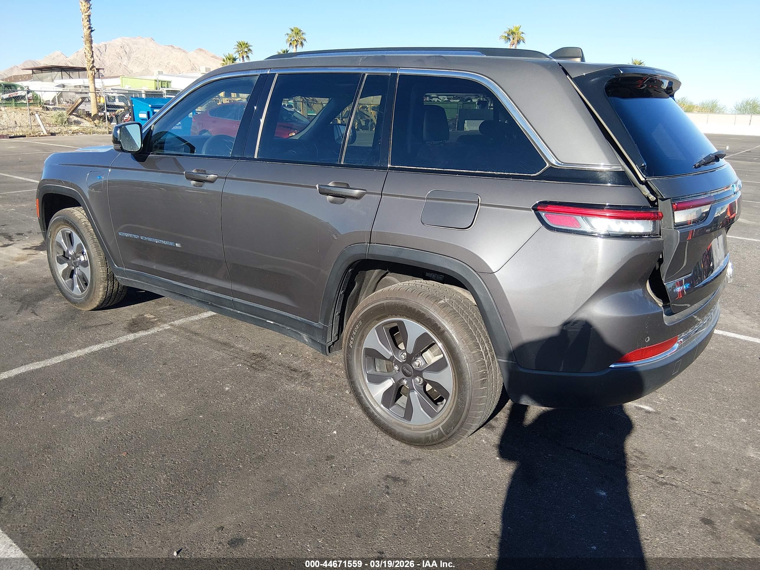 JEEP GRAND image 3