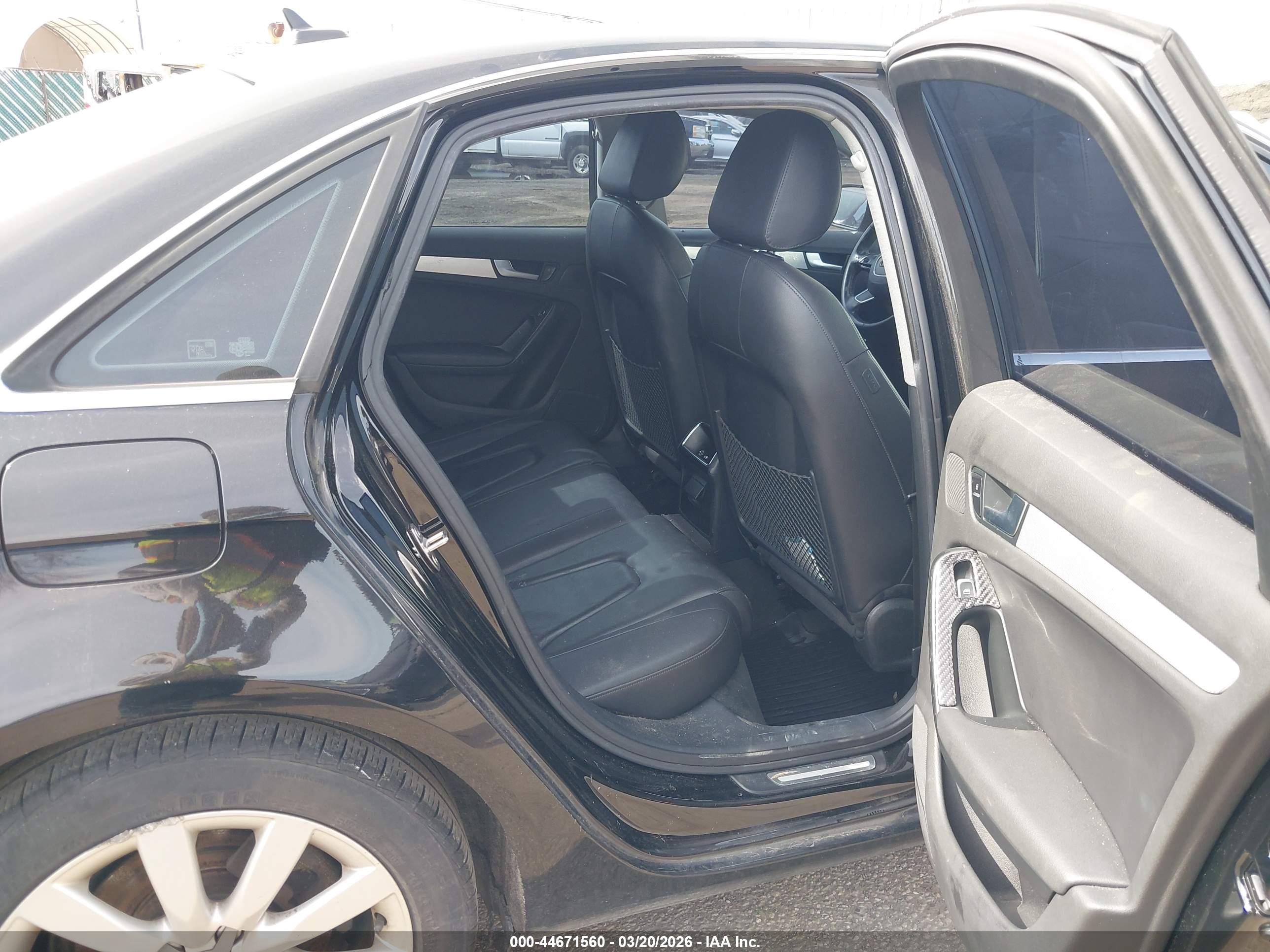 AUDI A4 image 8