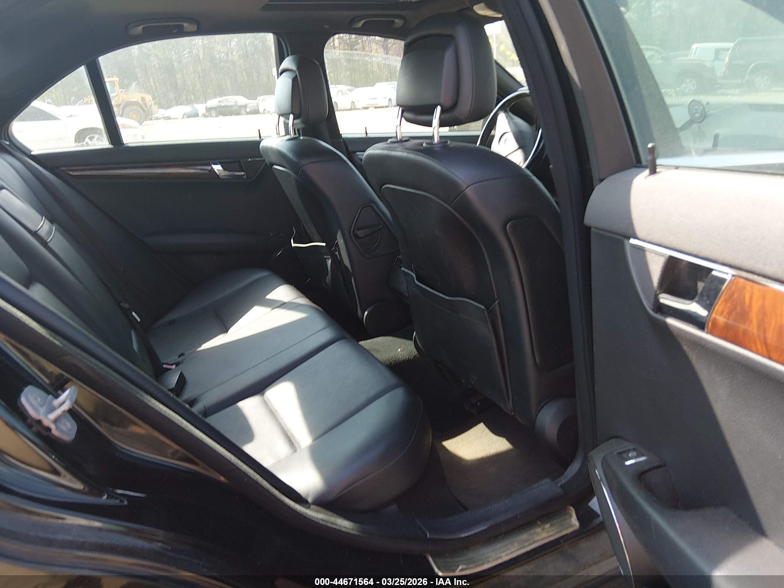 MERCEDES-BENZ C image 8