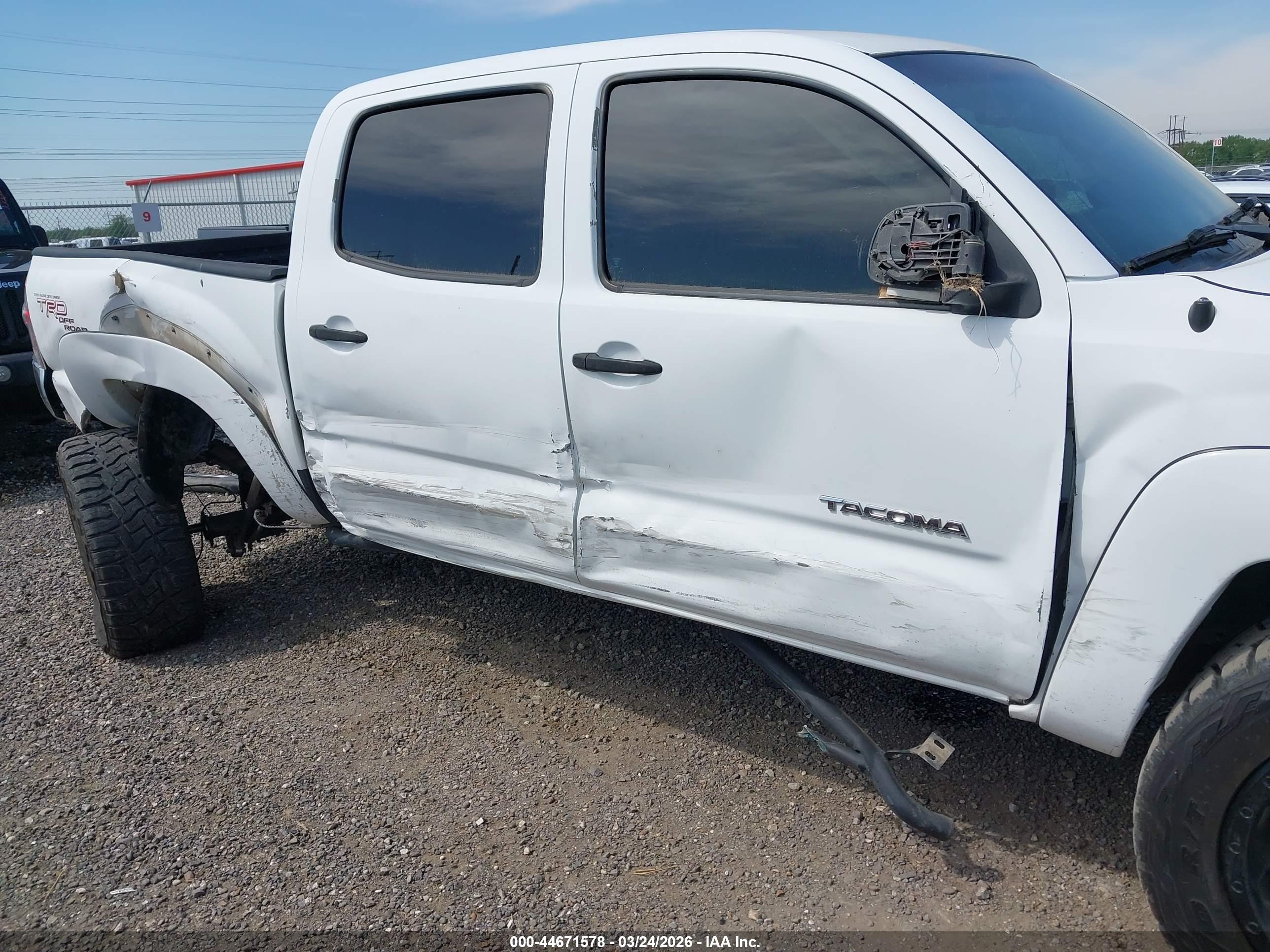 TOYOTA TACOMA image 6