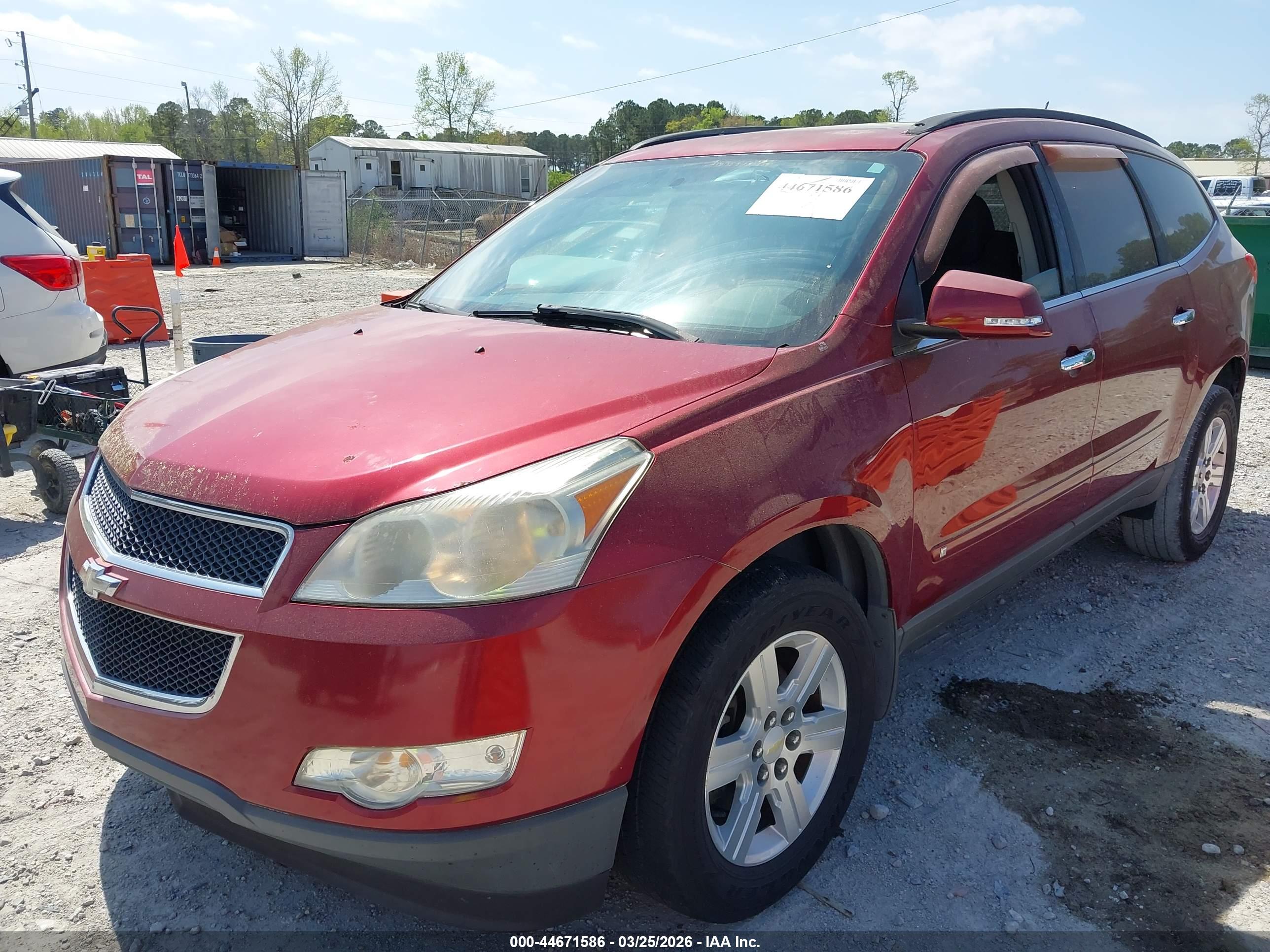 CHEVROLET TRAVERSE image 6