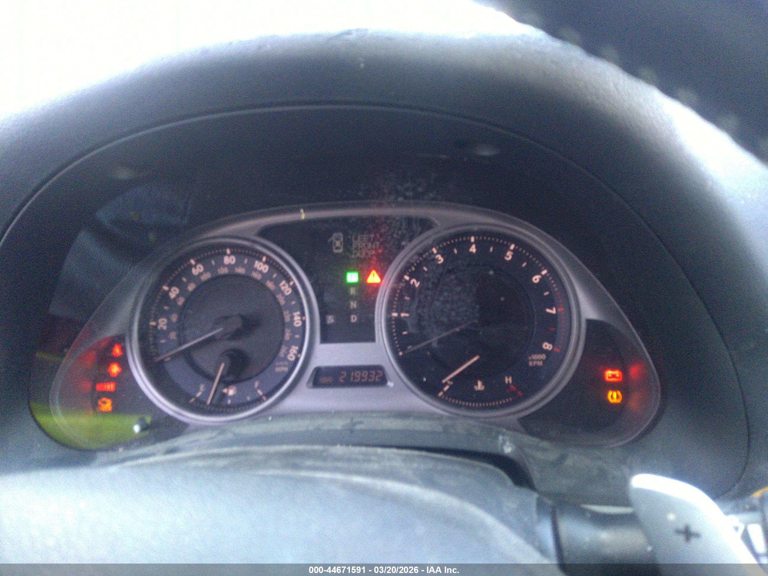LEXUS IS image 7