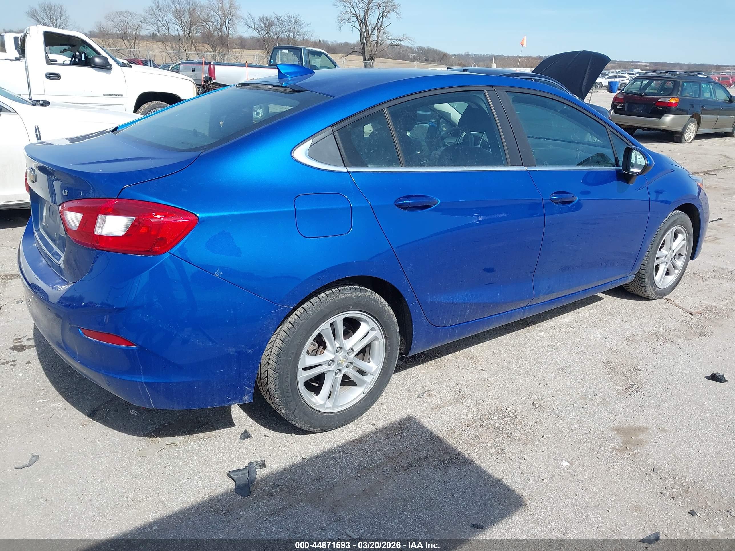 CHEVROLET CRUZE image 4