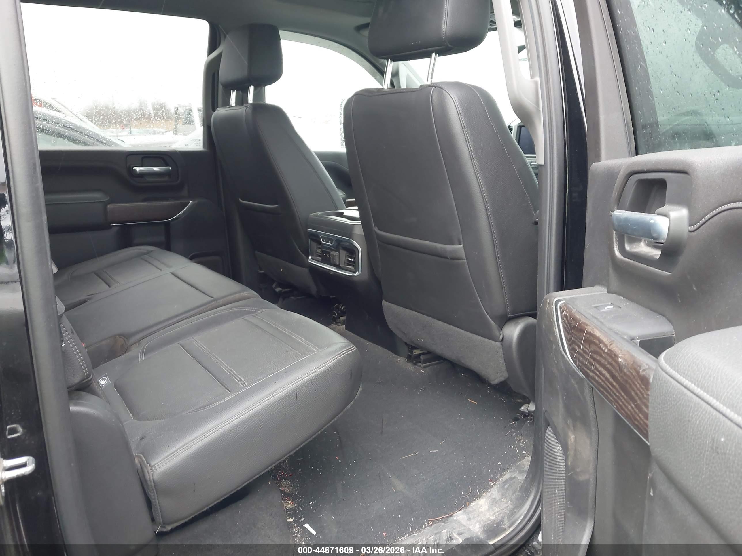 GMC SIERRA image 8