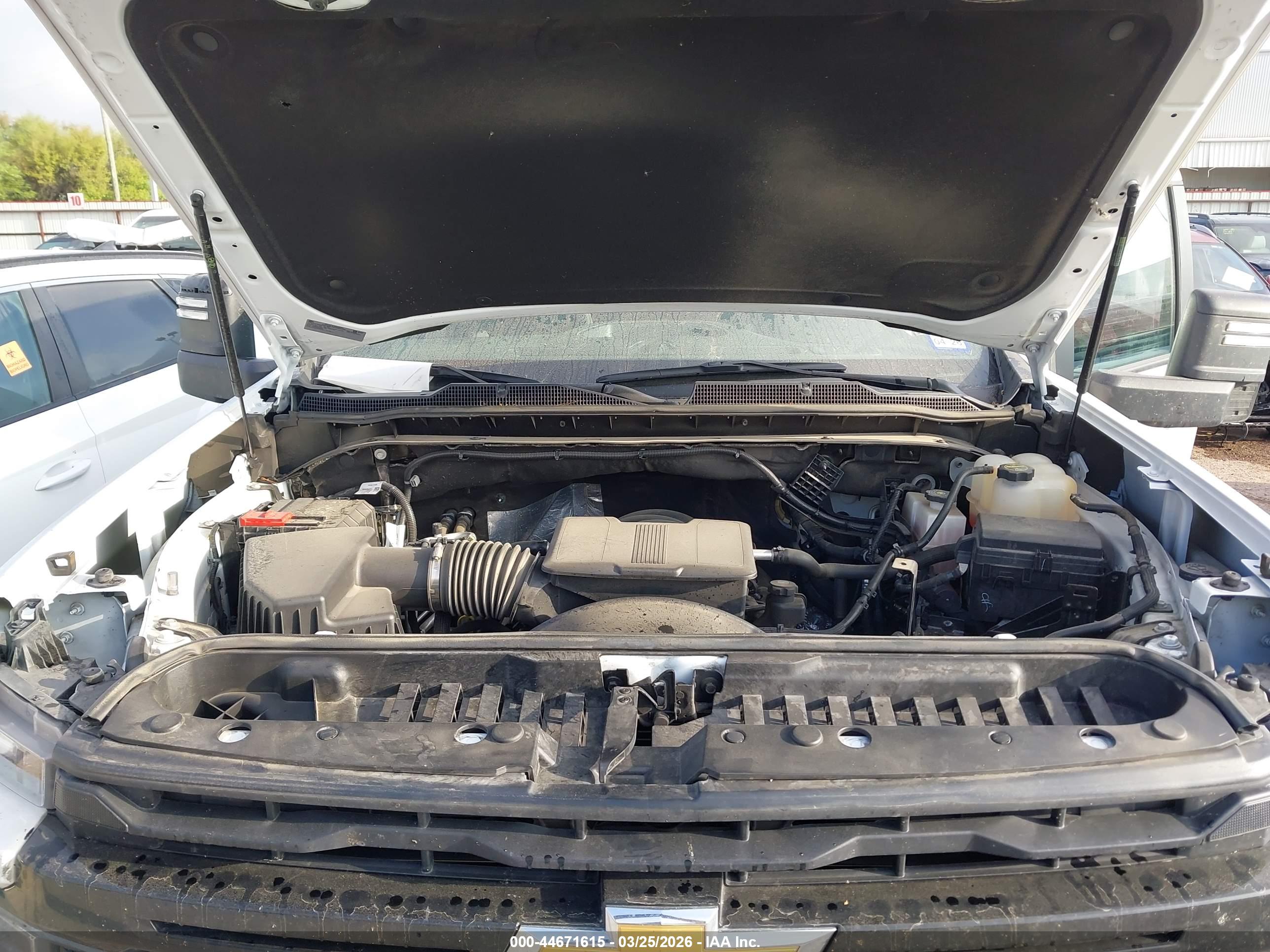 CHEVROLET SILVERADO image 10