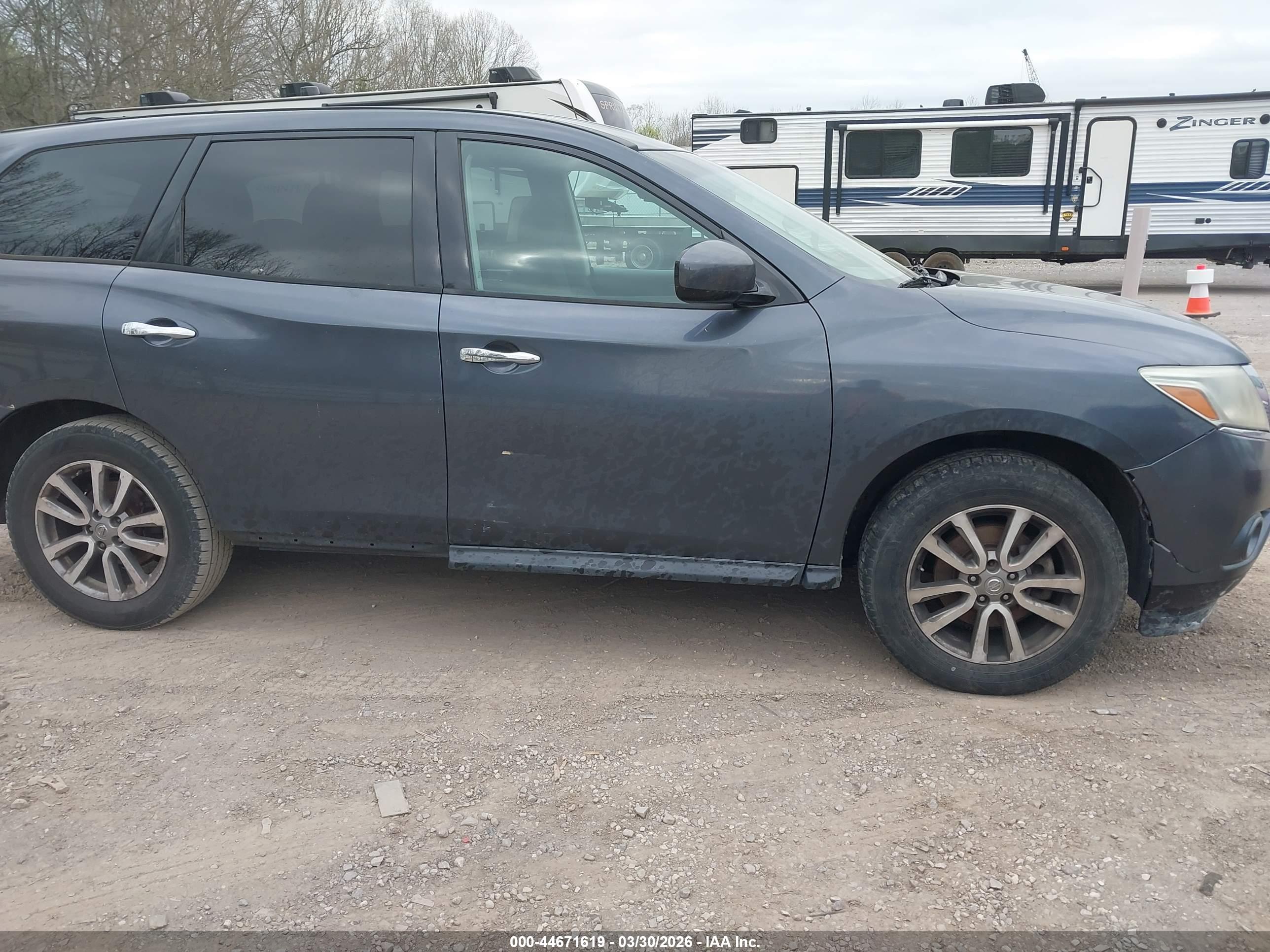 NISSAN PATHFINDER image 6