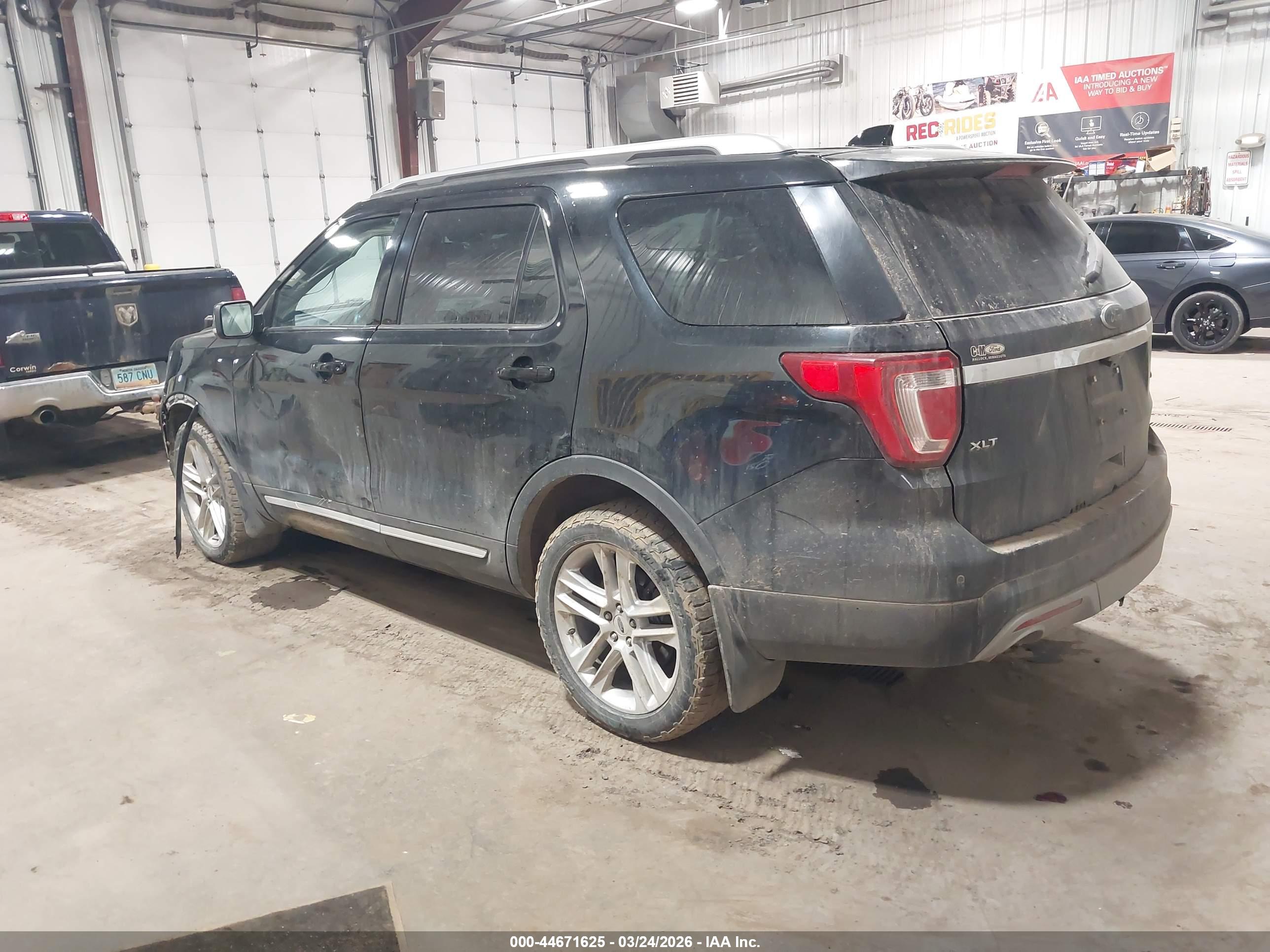 FORD EXPLORER image 3