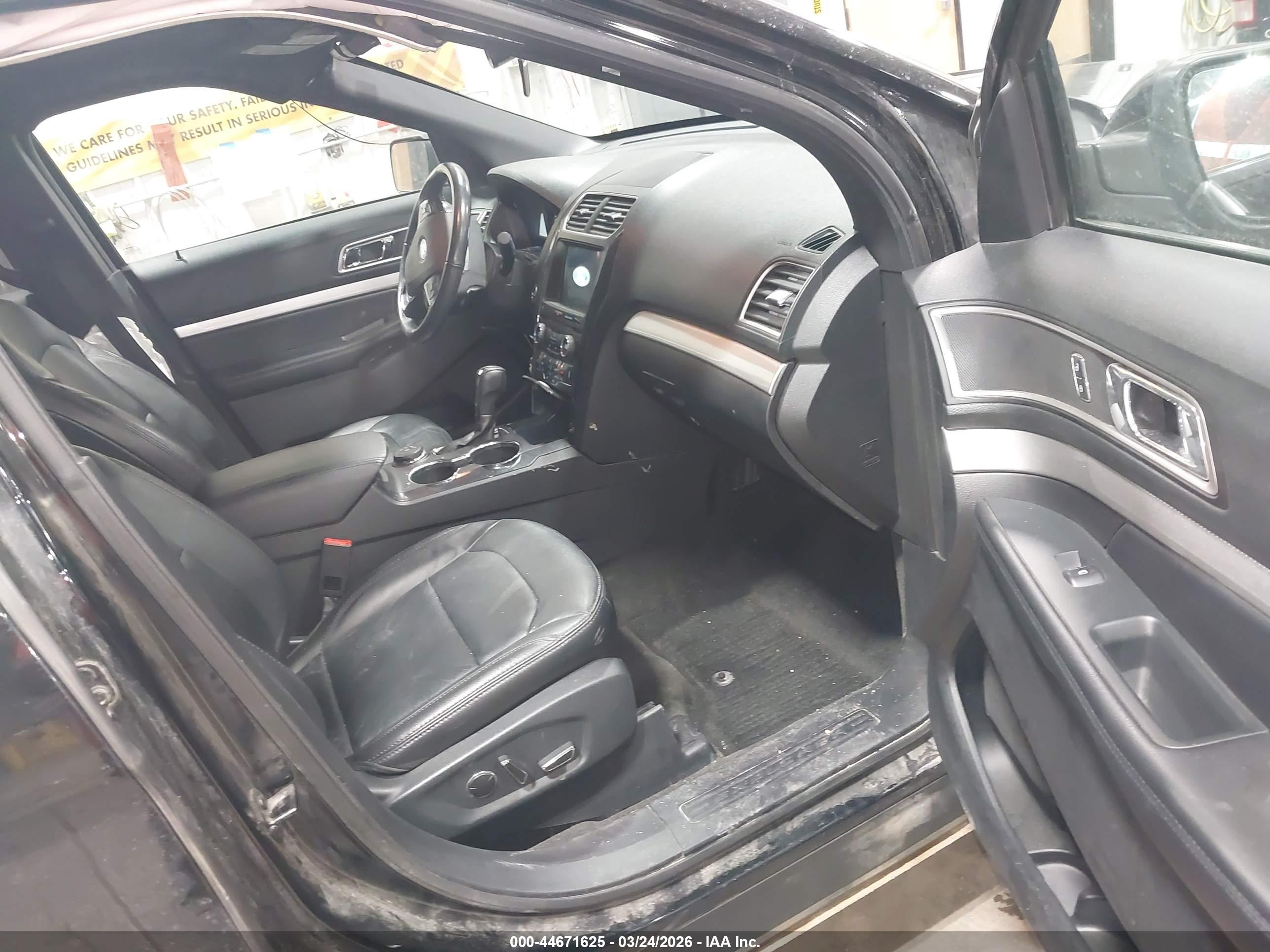 FORD EXPLORER image 5