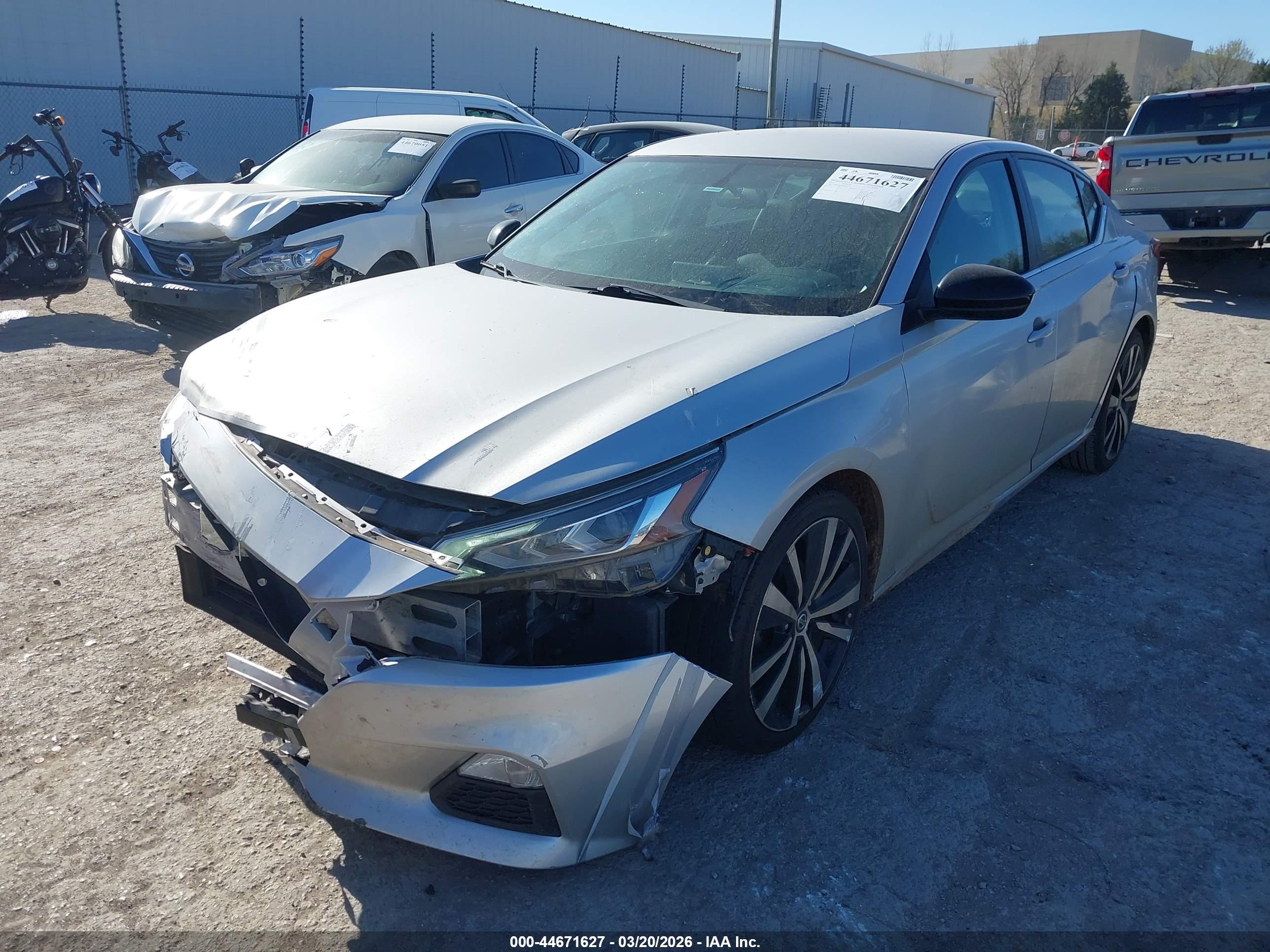 NISSAN ALTIMA image 2