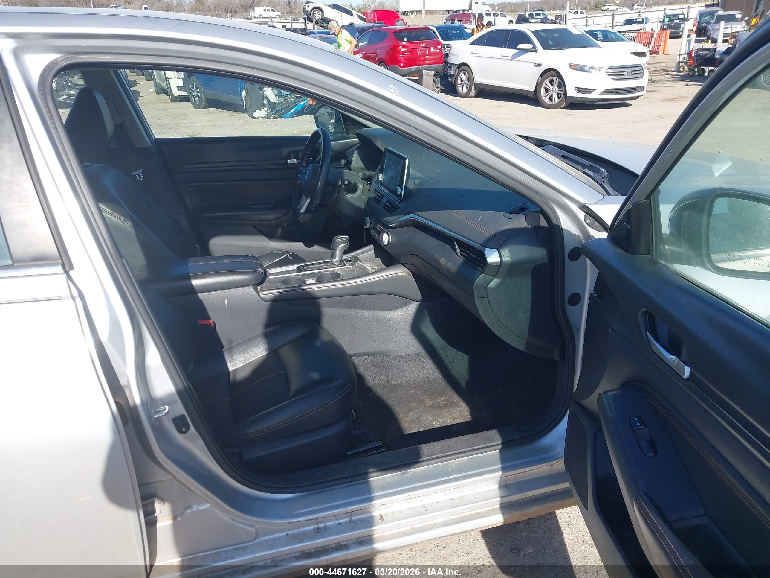 NISSAN ALTIMA image 5