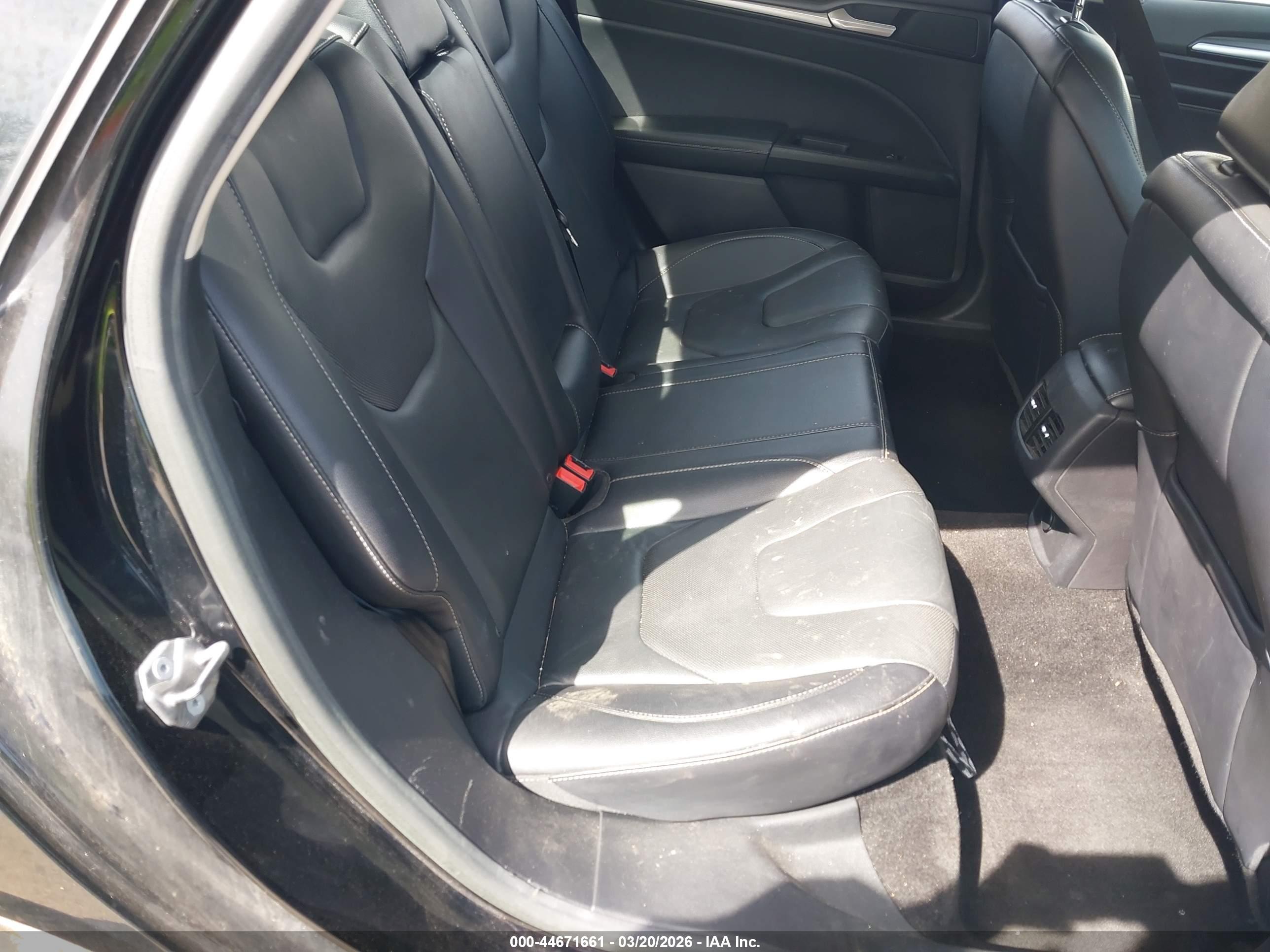 FORD FUSION image 8