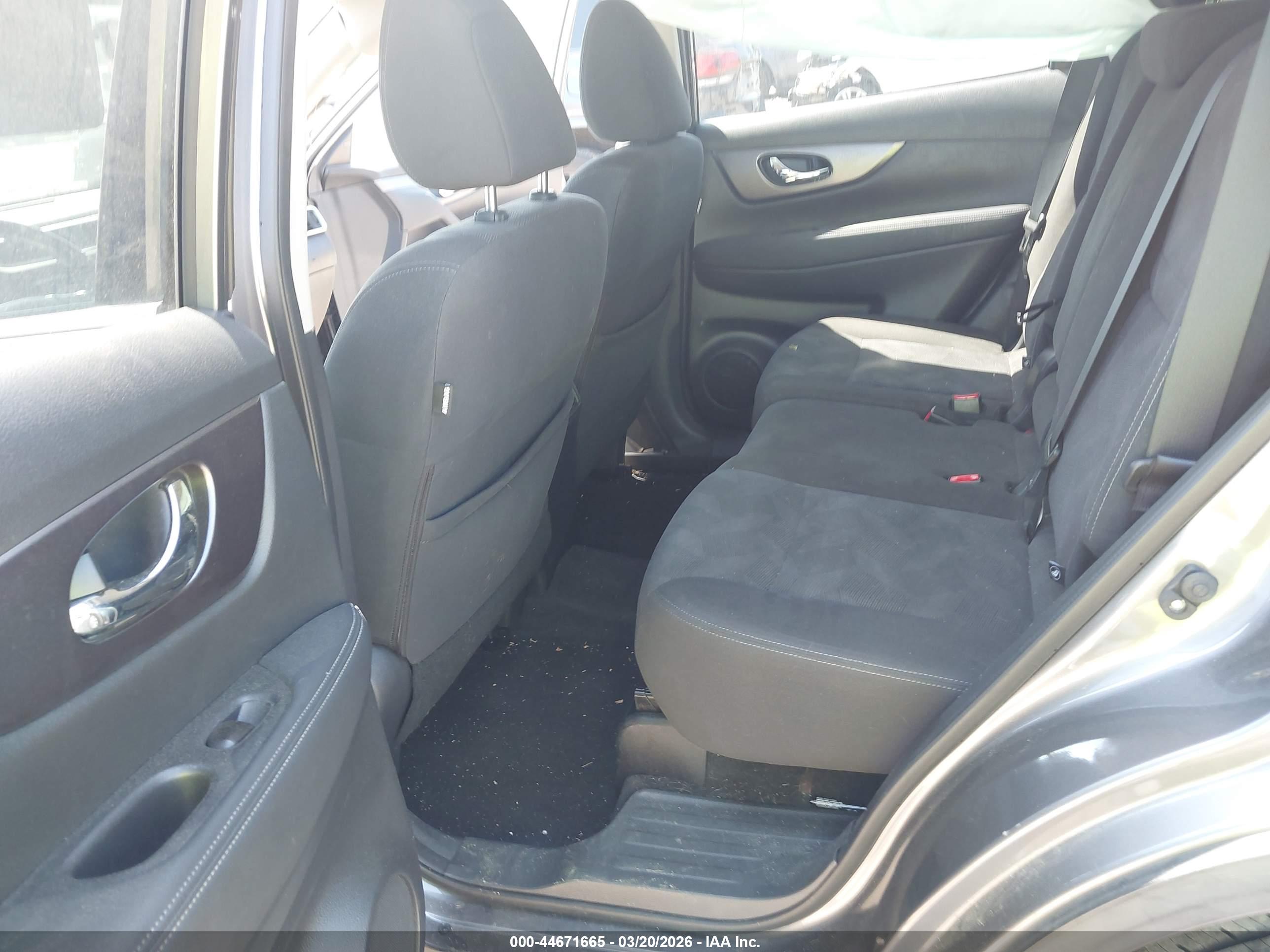 NISSAN ROGUE image 8