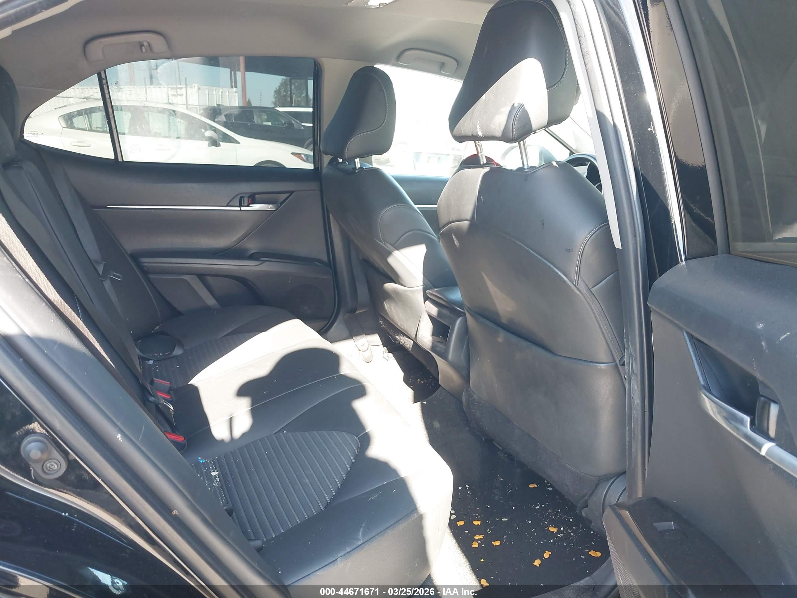 TOYOTA CAMRY image 8