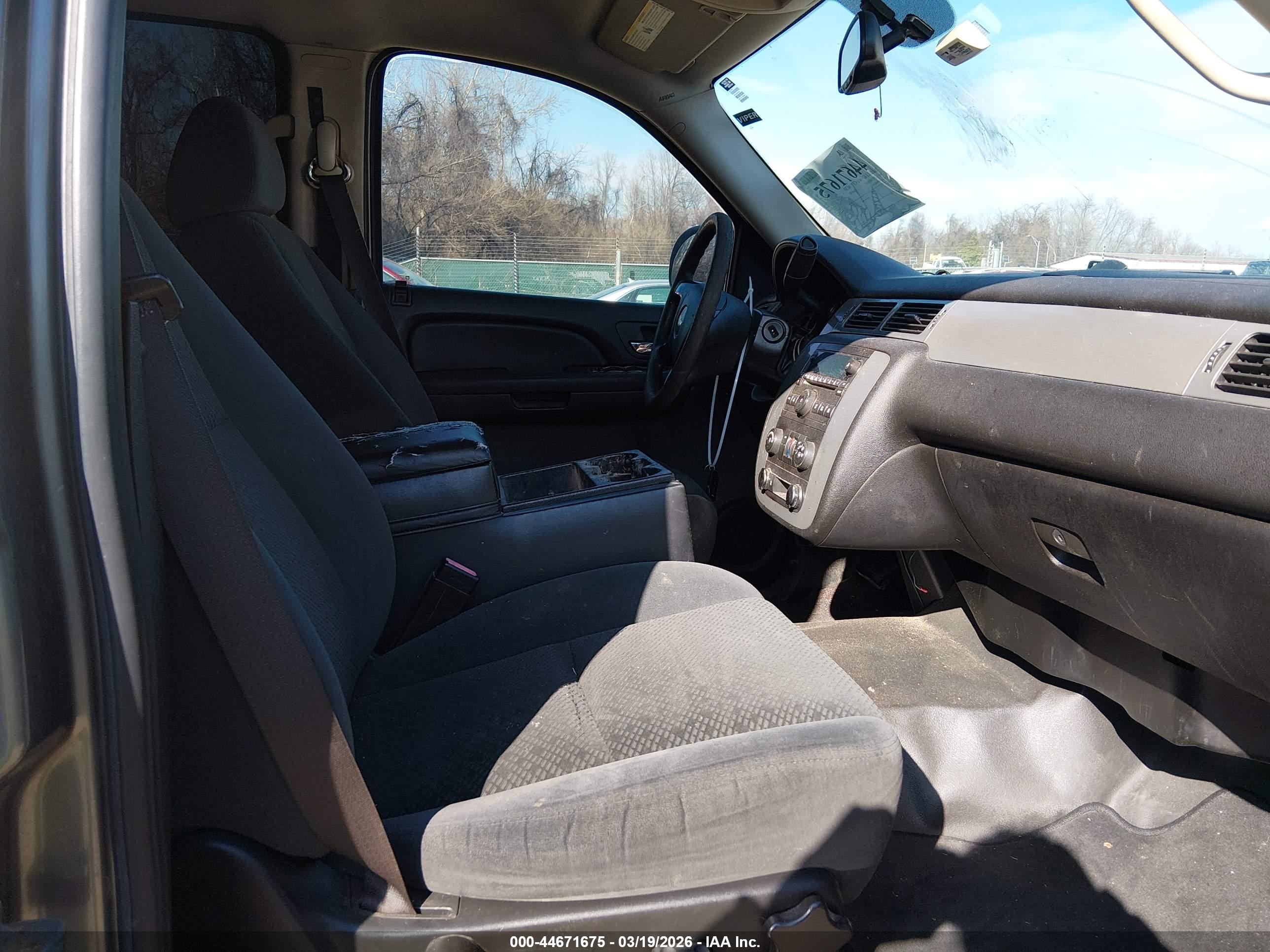 CHEVROLET TAHOE image 5