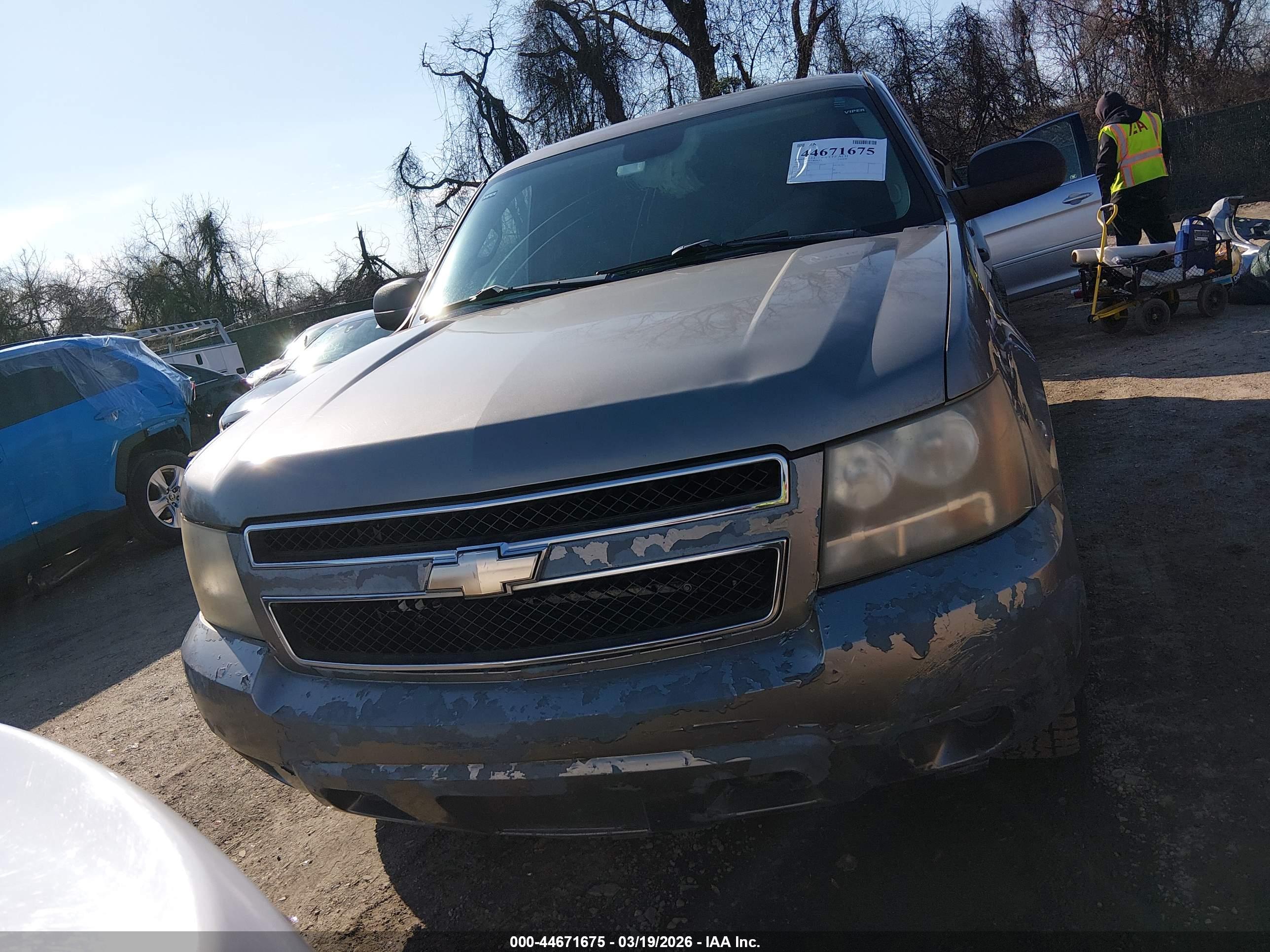 CHEVROLET TAHOE image 6