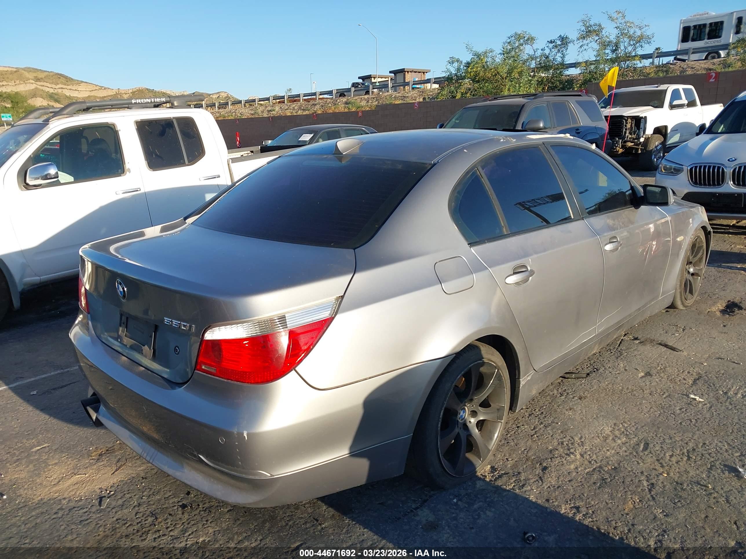 BMW 550I image 4
