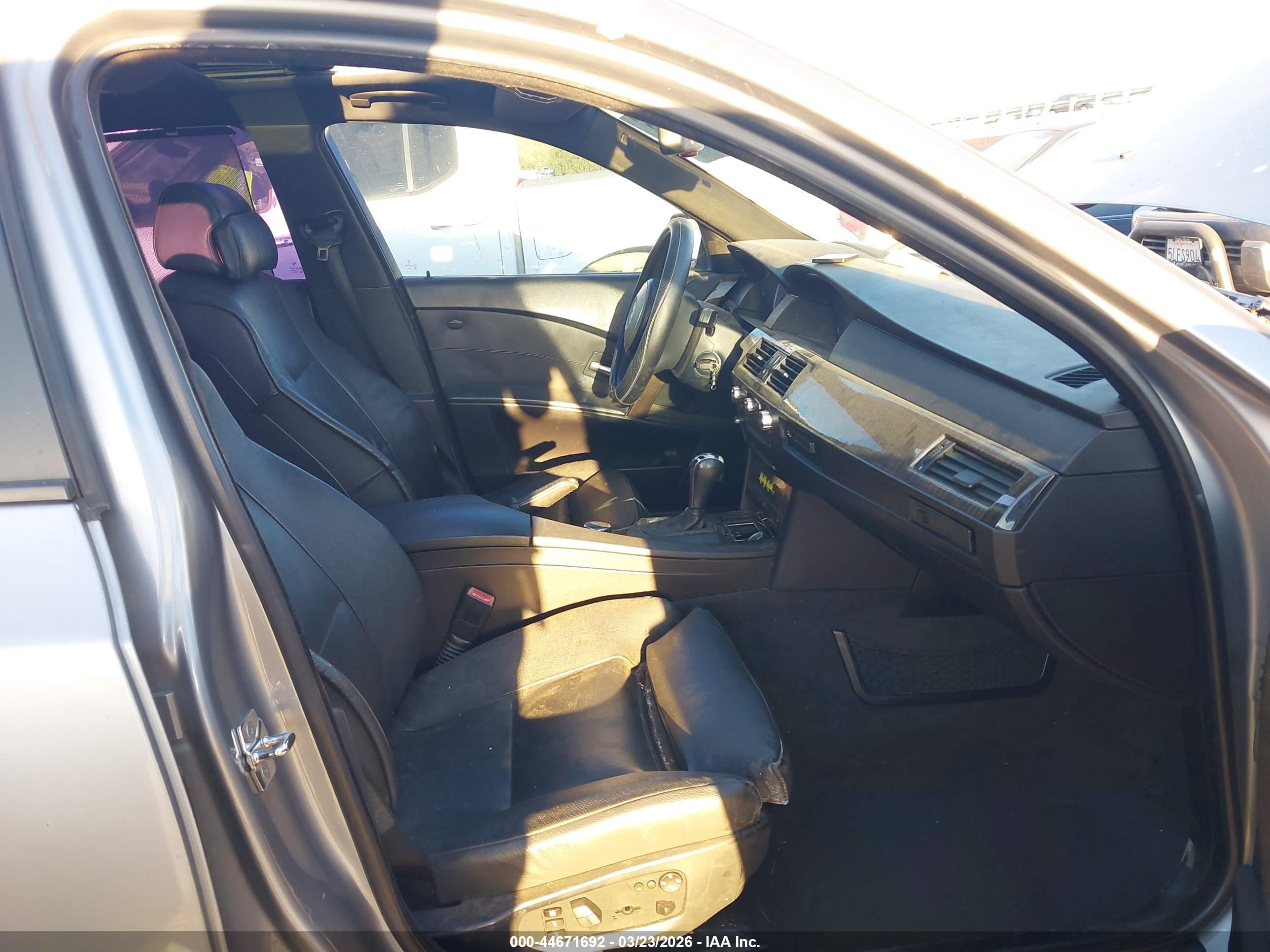 BMW 550I image 5