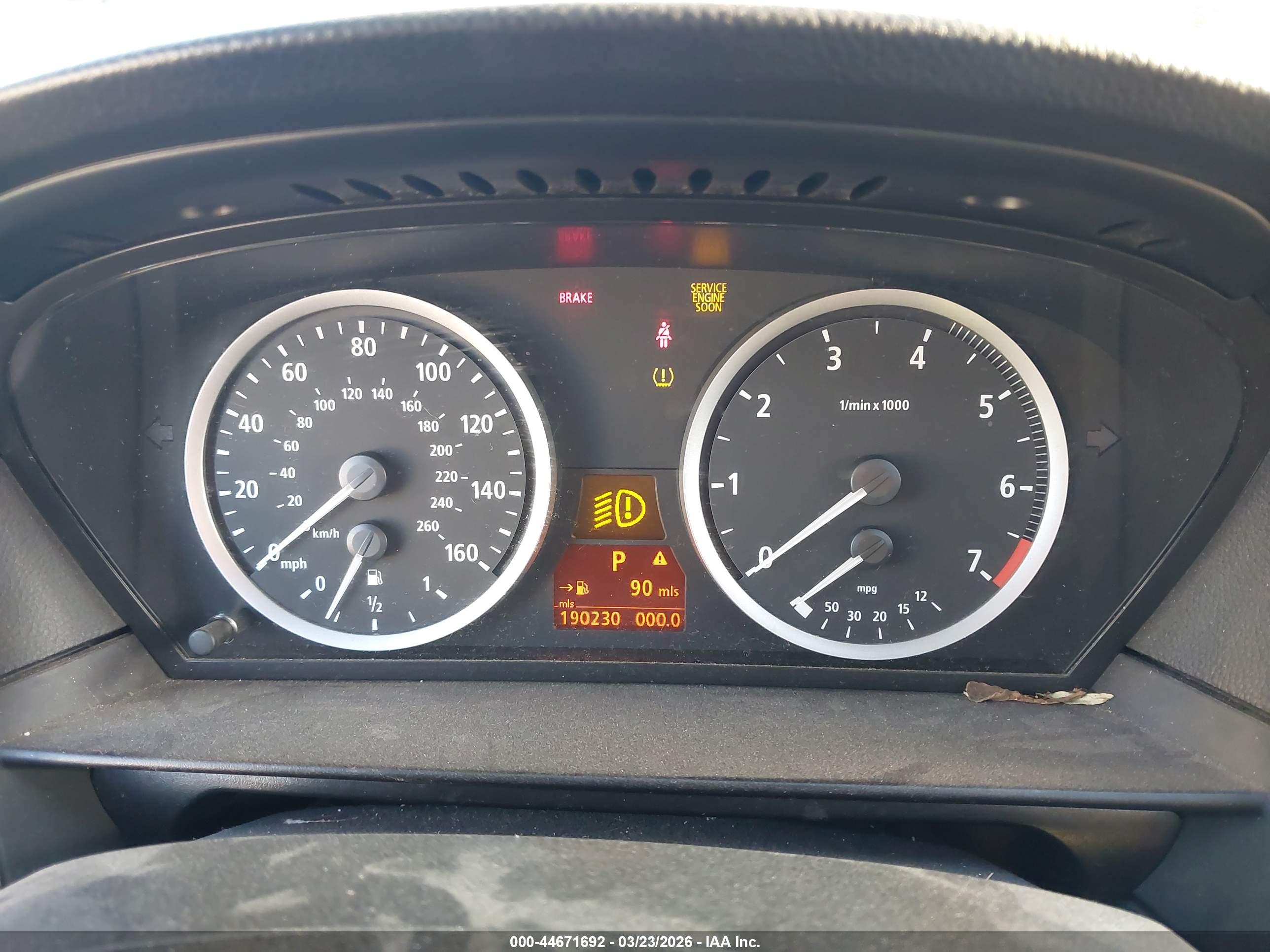 BMW 550I image 7