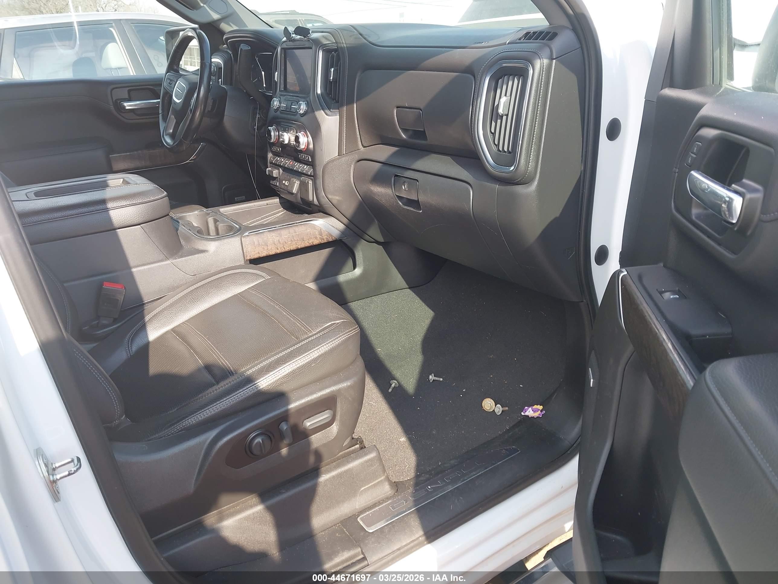 GMC SIERRA image 5