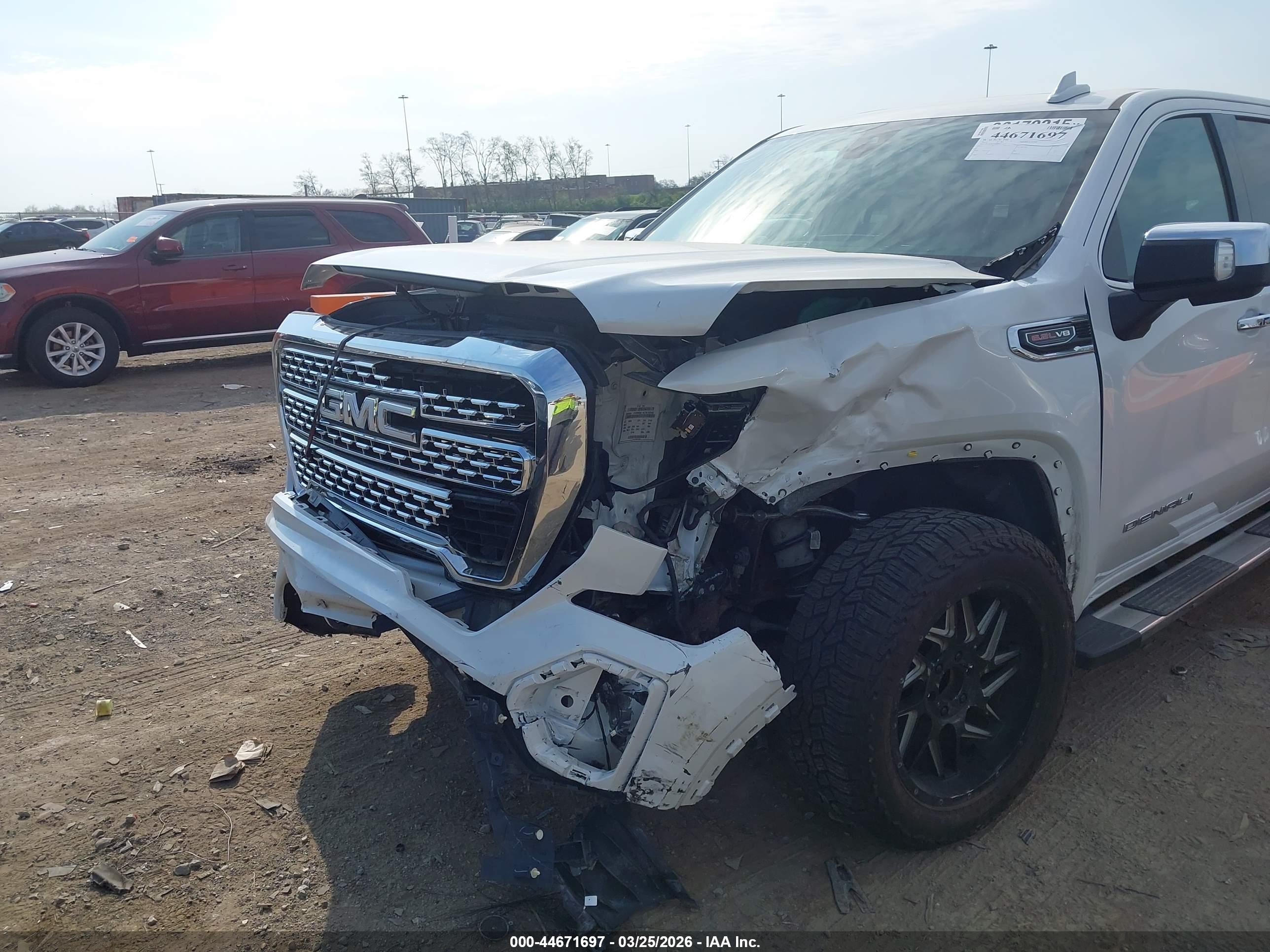 GMC SIERRA image 6