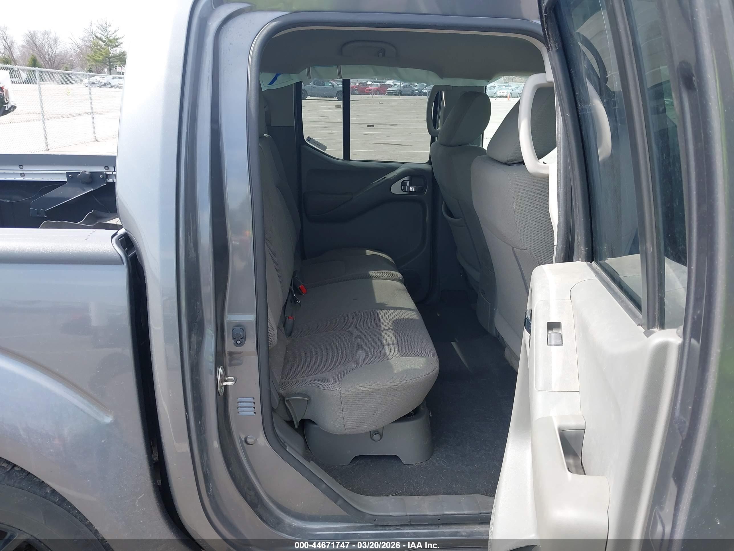 NISSAN FRONTIER image 8