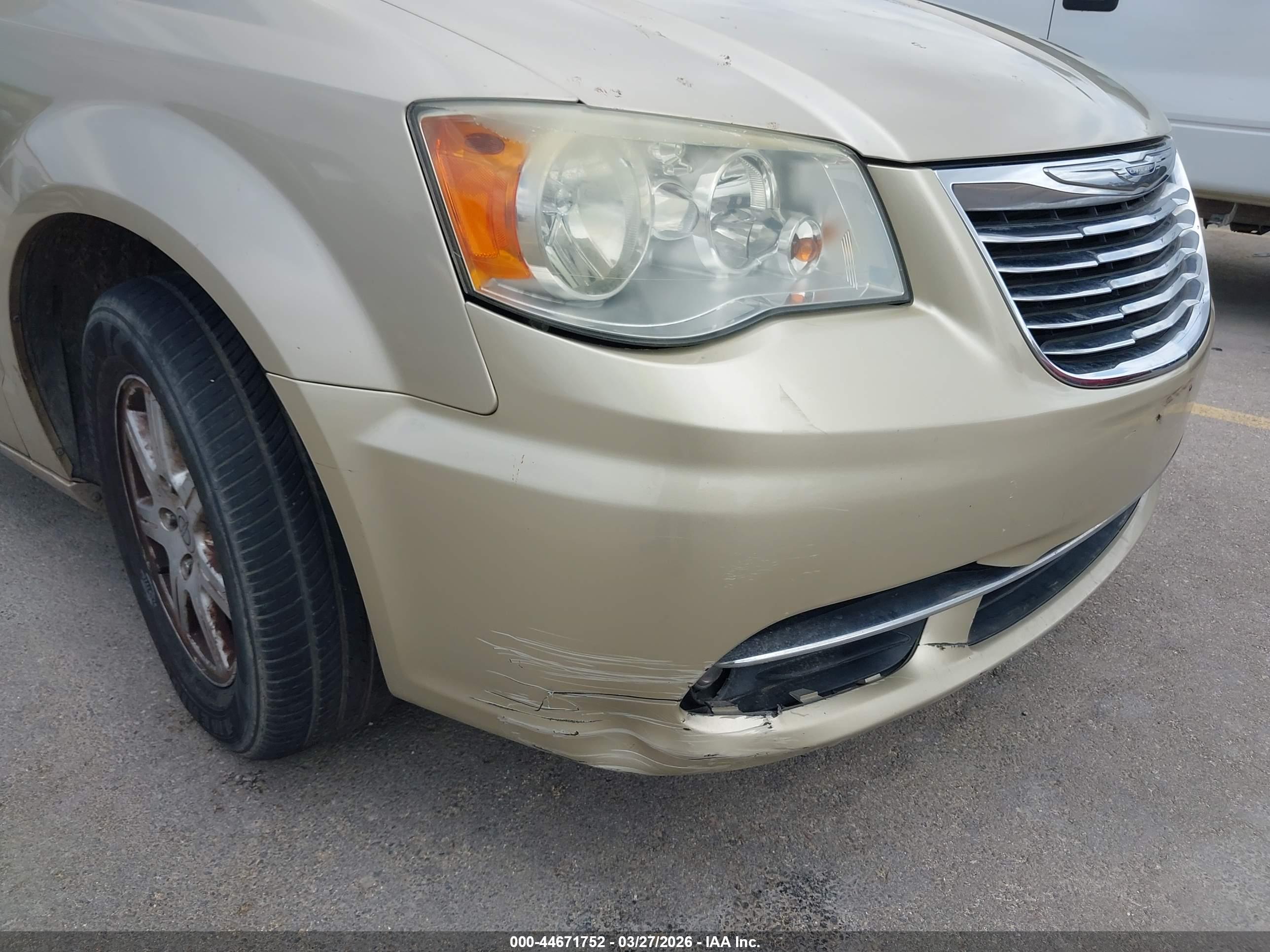 CHRYSLER TOWN image 6
